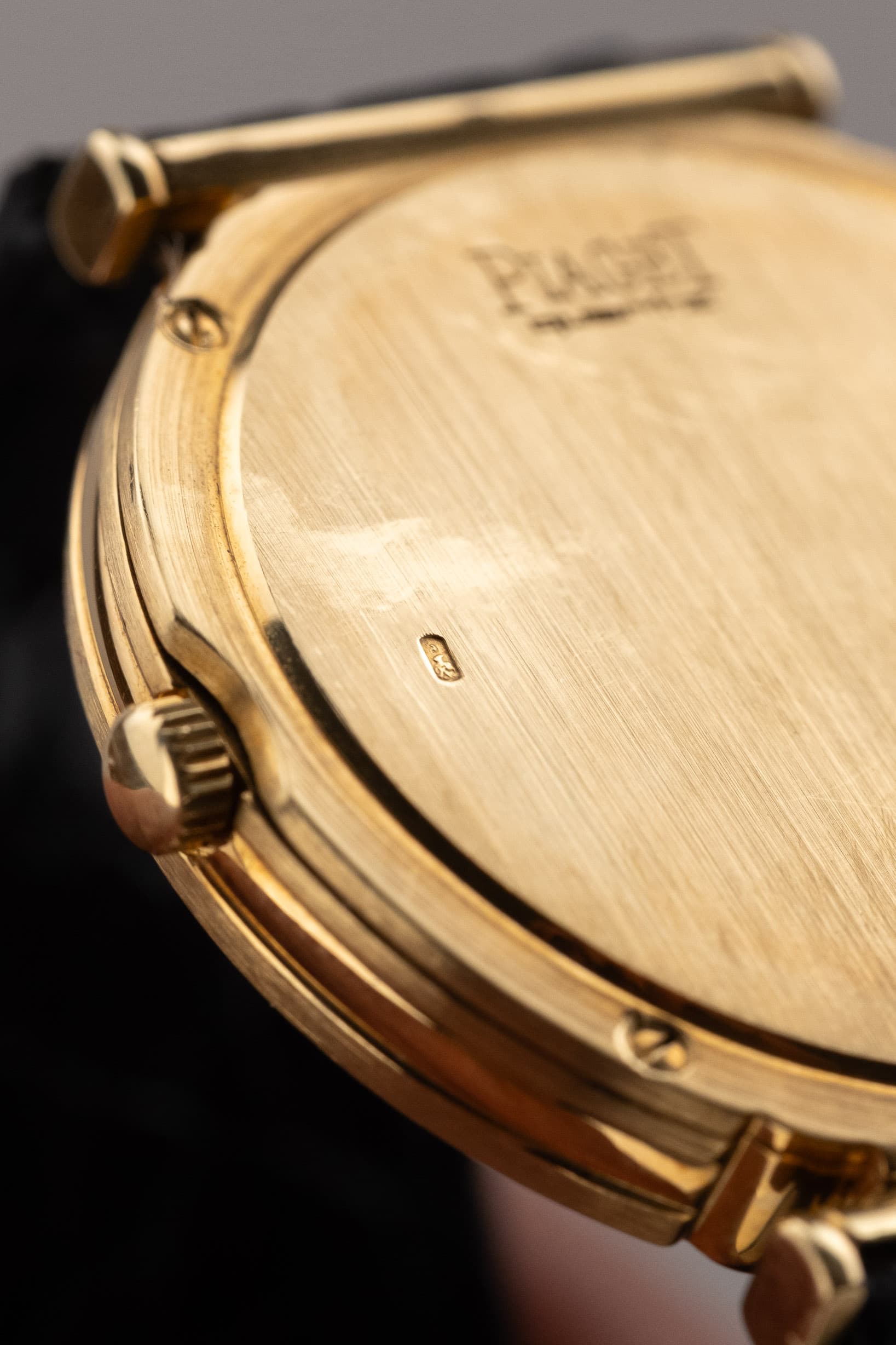 UQYY Piaget Polo « Medium » de 1ère génération en or jaune et cadran en Onyx noir, réf. 8673, circa 1980 - Hallmark