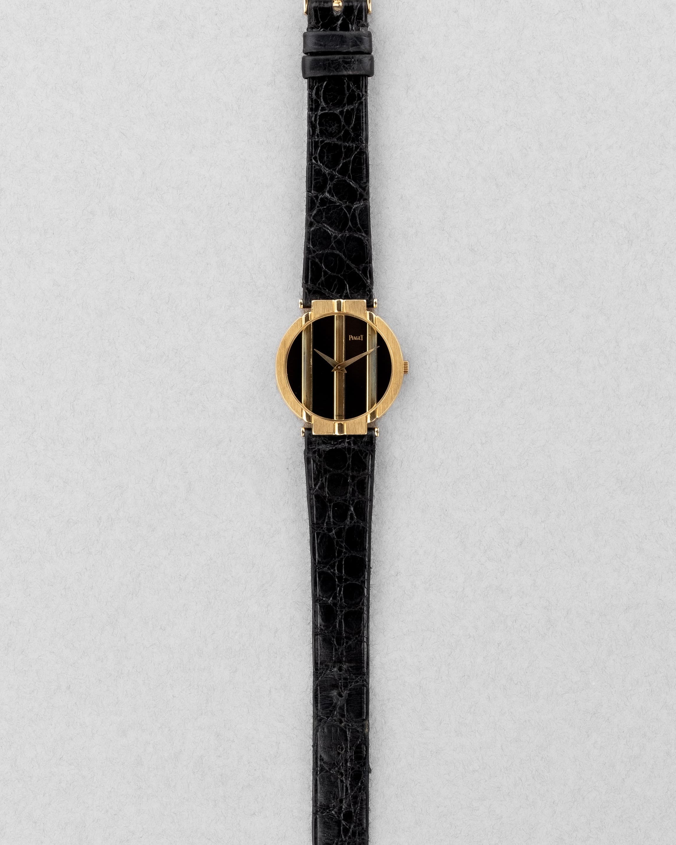 UQYY Piaget Polo « Medium » de 1ère génération en or jaune et cadran en Onyx noir, réf. 8673, circa 1980 - Overview