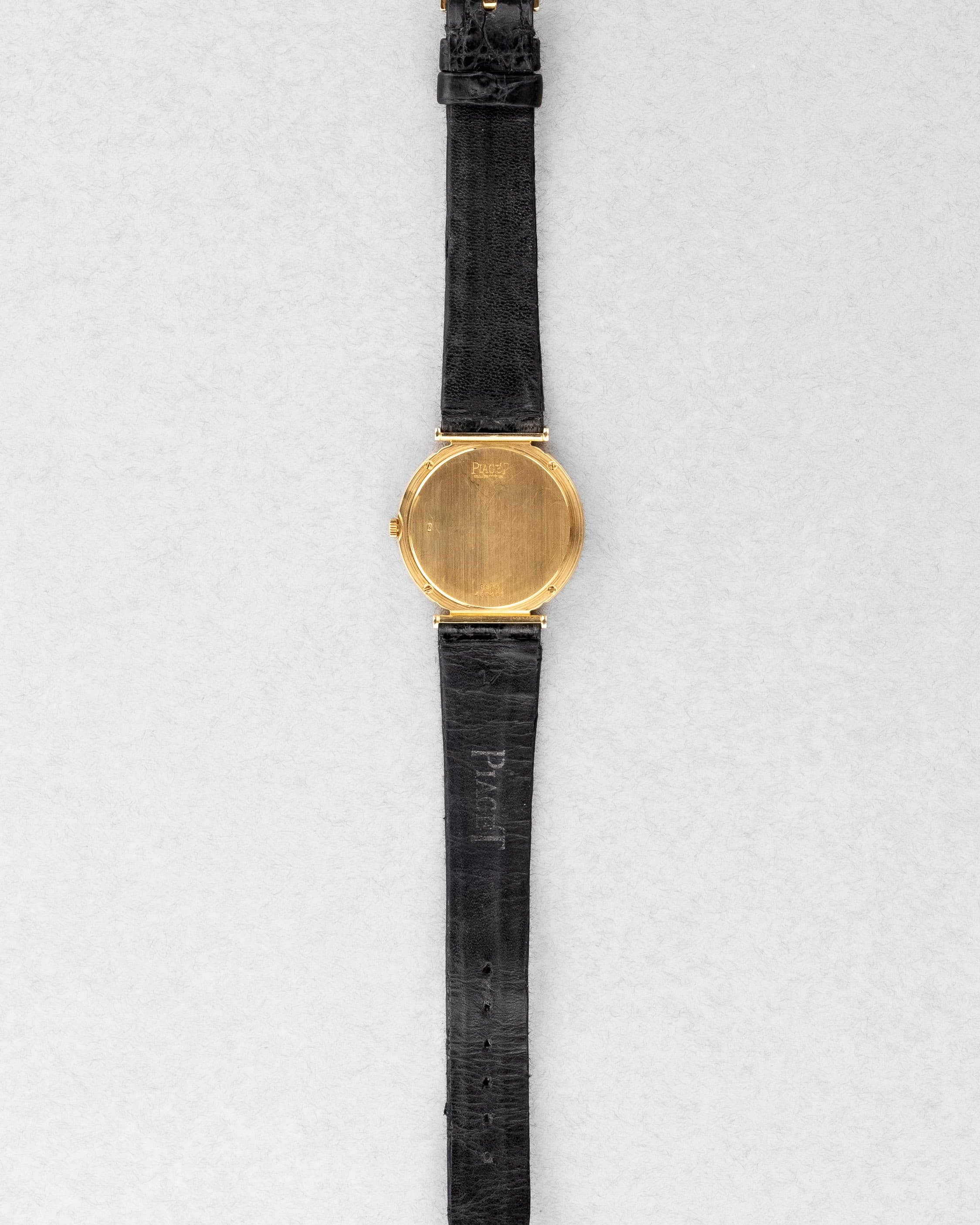 UQYY Piaget Polo « Medium » de 1ère génération en or jaune et cadran en Onyx noir, réf. 8673, circa 1980 - Overview