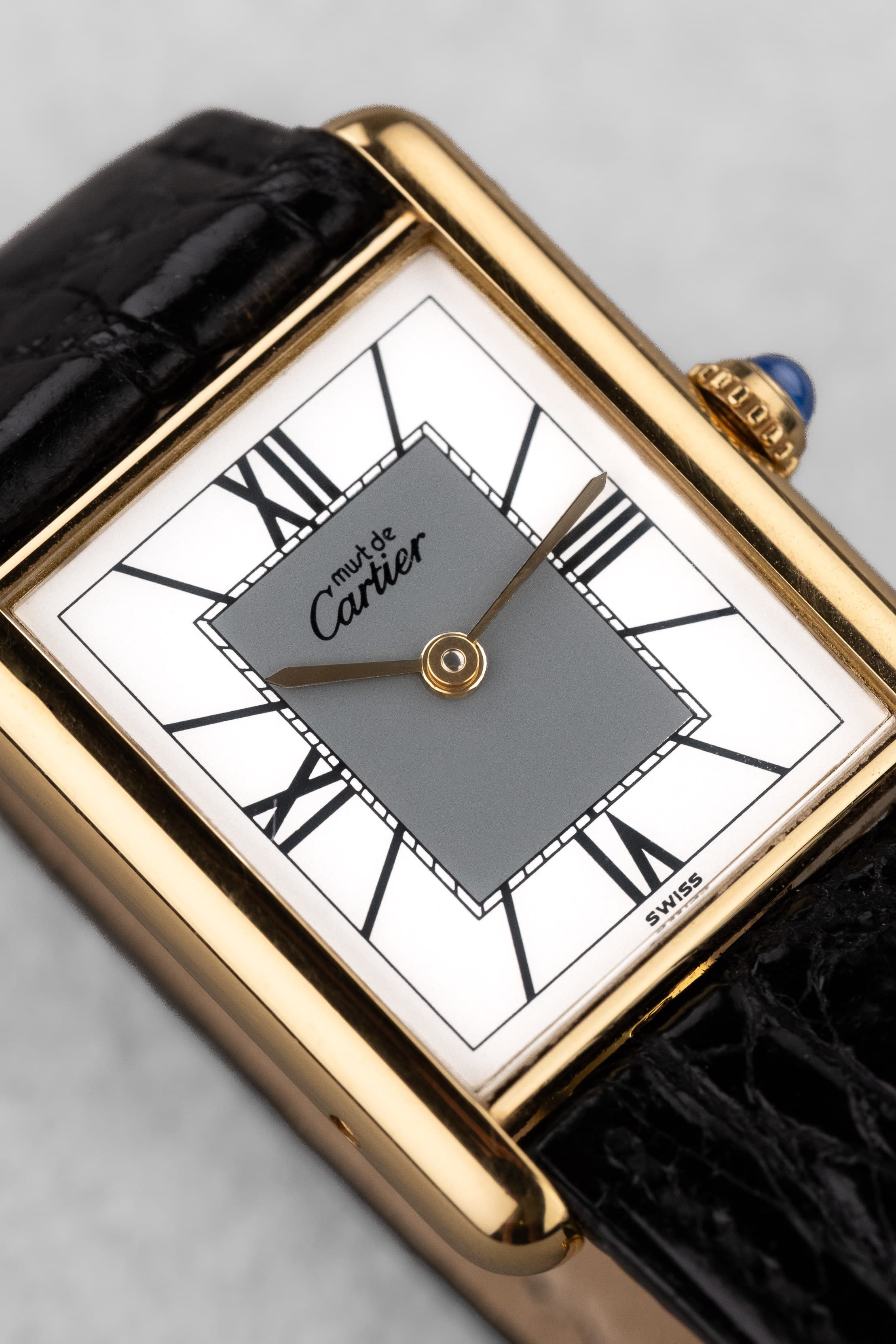 VH1J Cartier Tank Must Quartz GM 5 « Art Déco Grey & White Roman 3-6-9-12 » - Dial