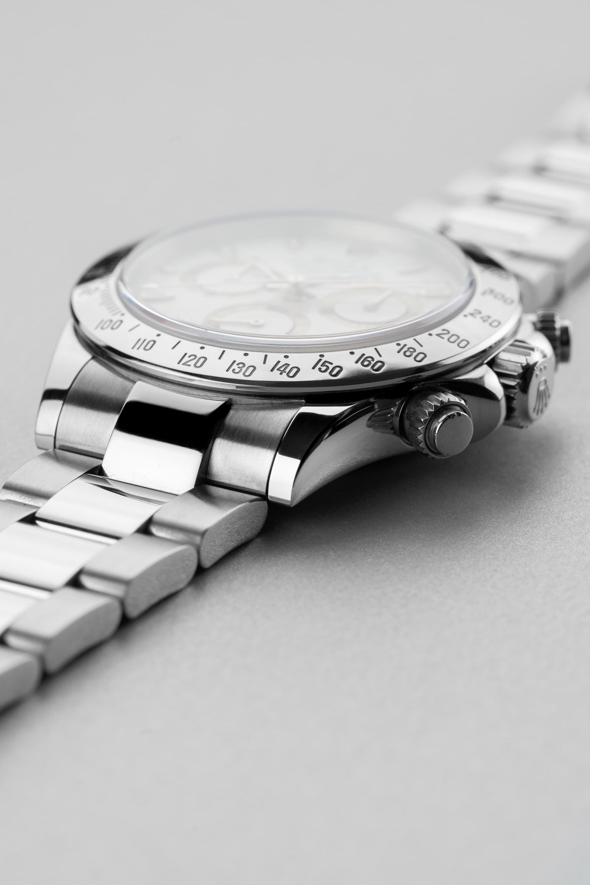 VJLY 2004 Rolex Cosmograph Daytona Ref. 116520 – White Dial - Right side
