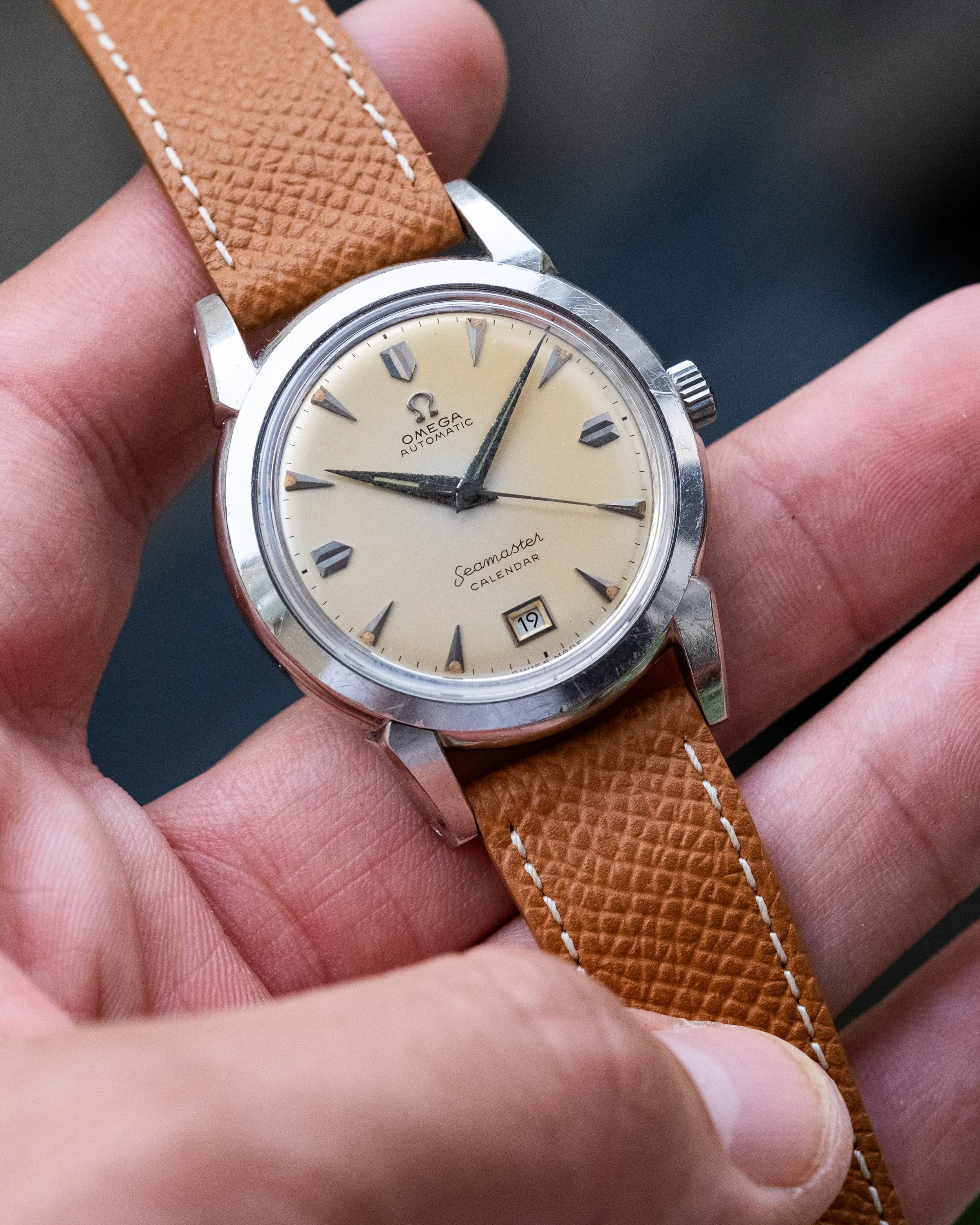 VUNG Superbe Omega Seamaster Calendar réf. 2627-5 SC de 1ère génération, produite en 1952 - Overview
