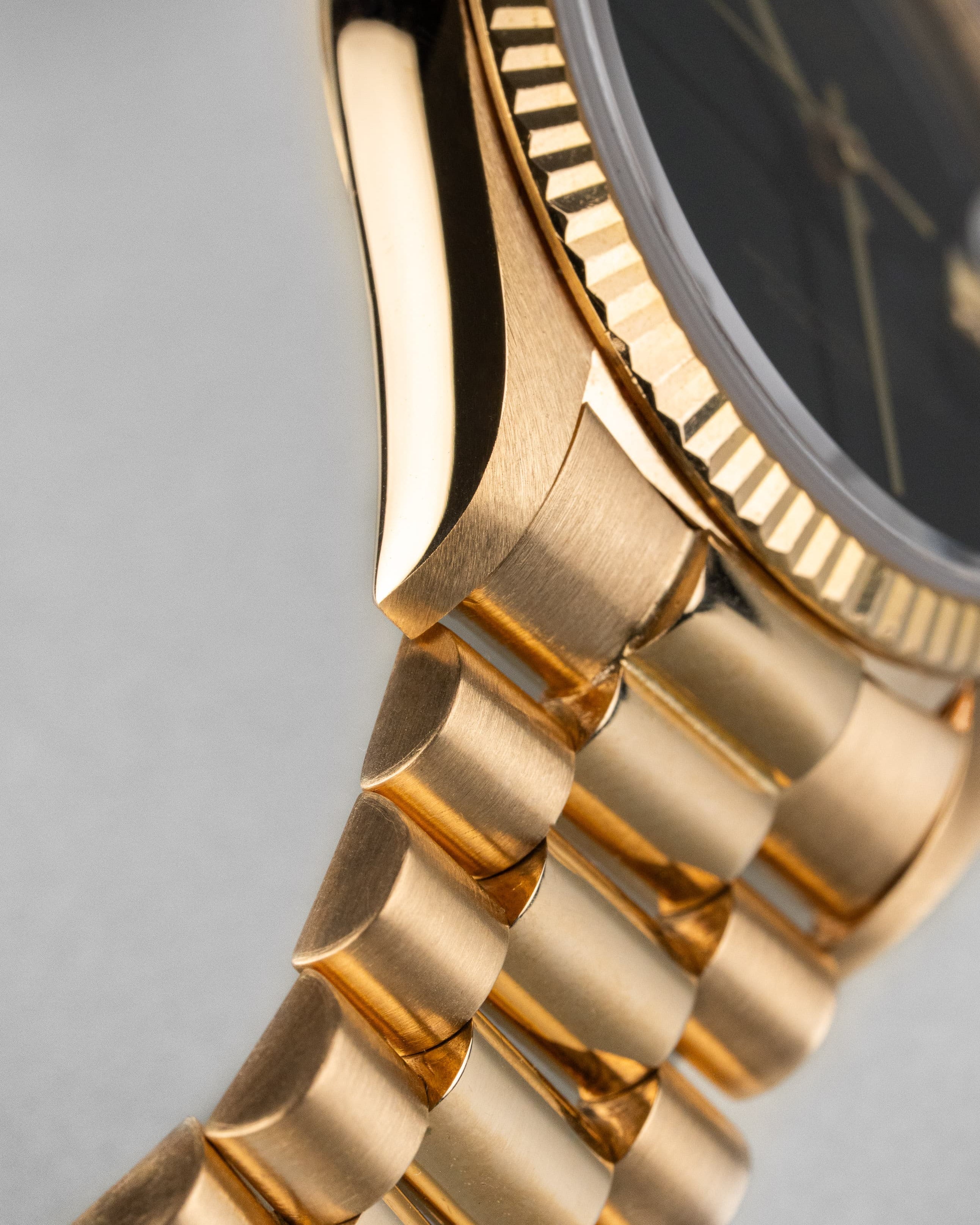 WJ8H Superba Rolex Datejust ref. 16018 in oro giallo del 1983 – Quadrante Onyx «SWISS Only» - Lato sinistro