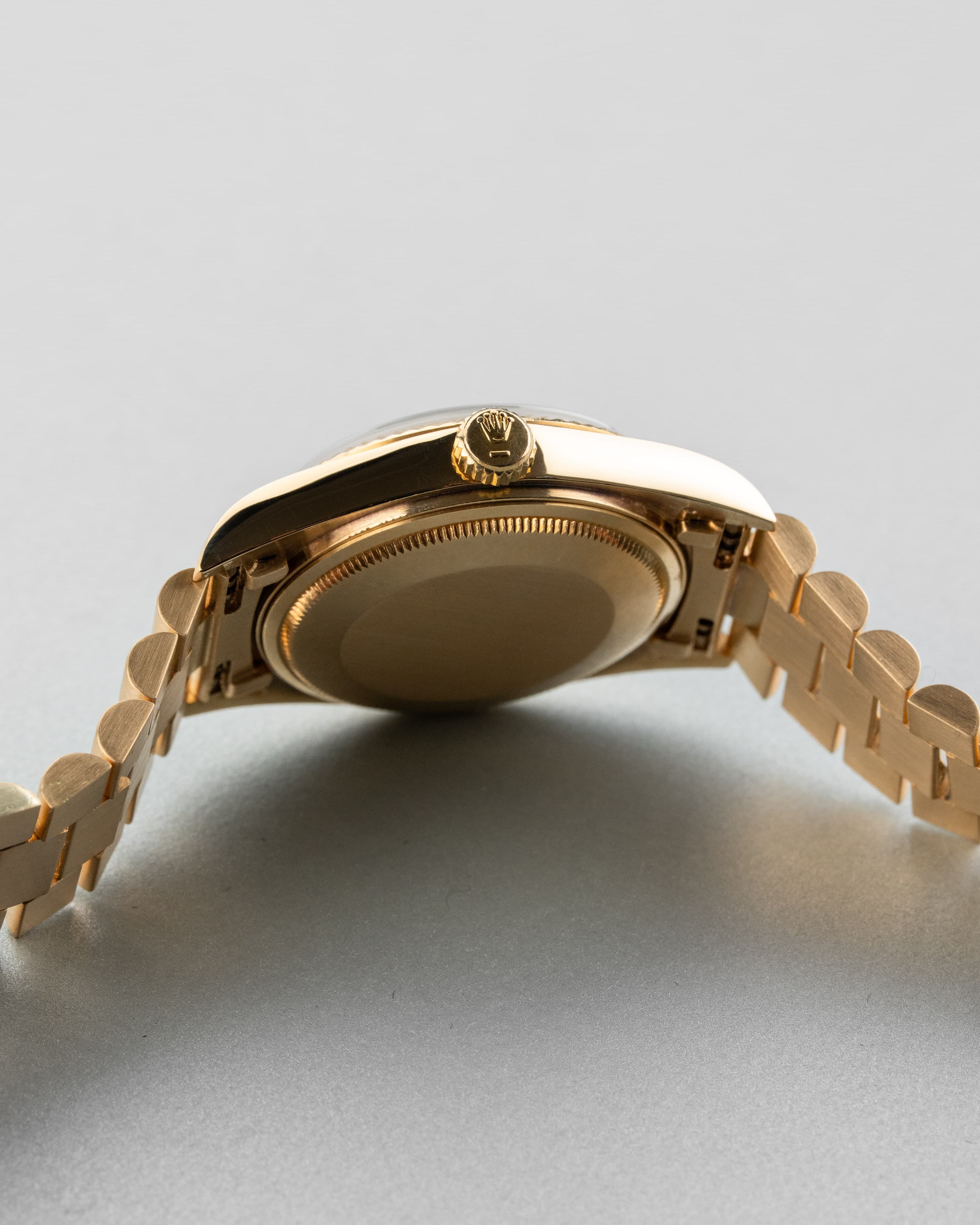 WJ8H Superba Rolex Datejust ref. 16018 in oro giallo del 1983 – Quadrante Onyx «SWISS Only» - Lato destro