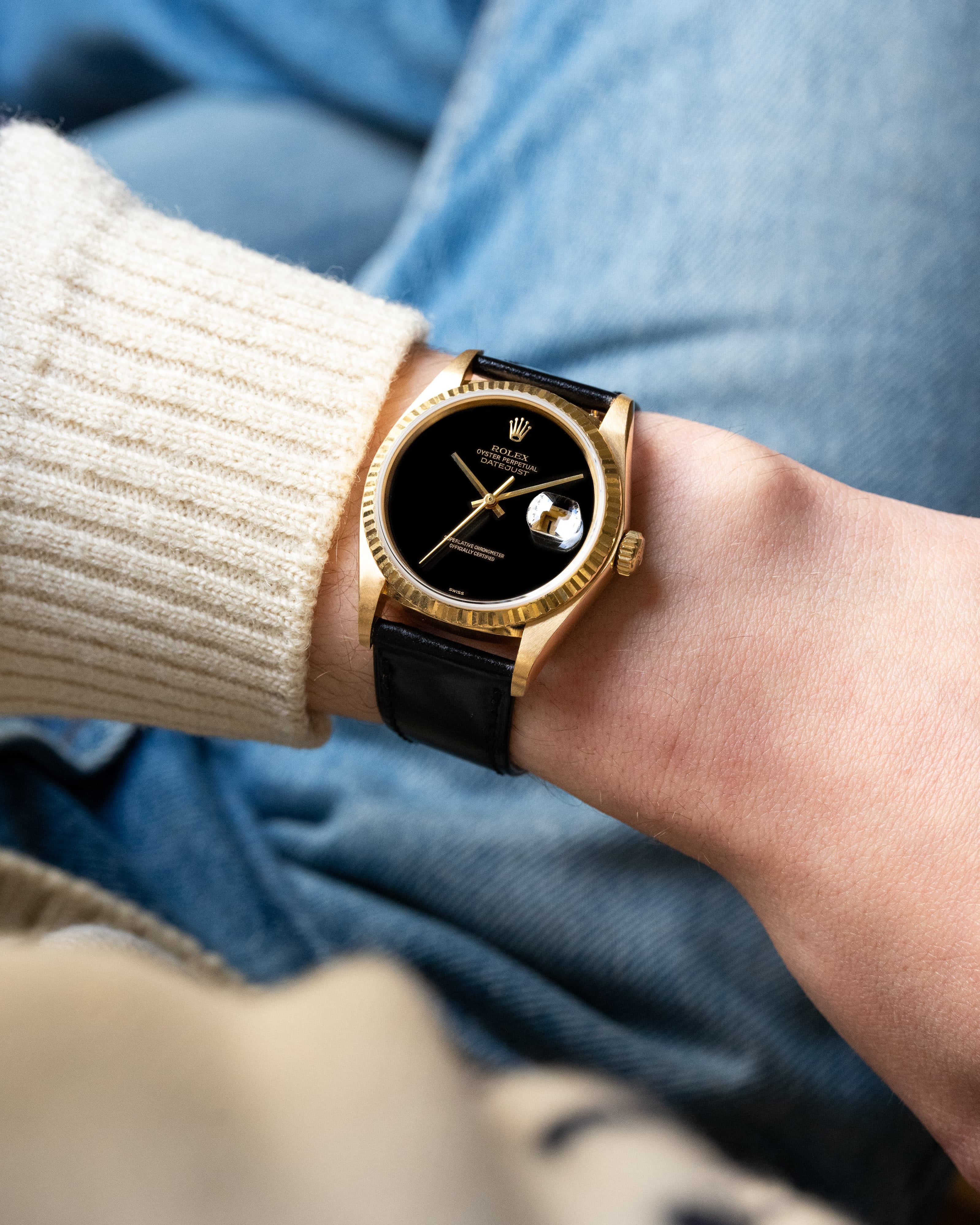 WJ8H Superba Rolex Datejust ref. 16018 in oro giallo del 1983 – Quadrante Onyx «SWISS Only» - Wristshot