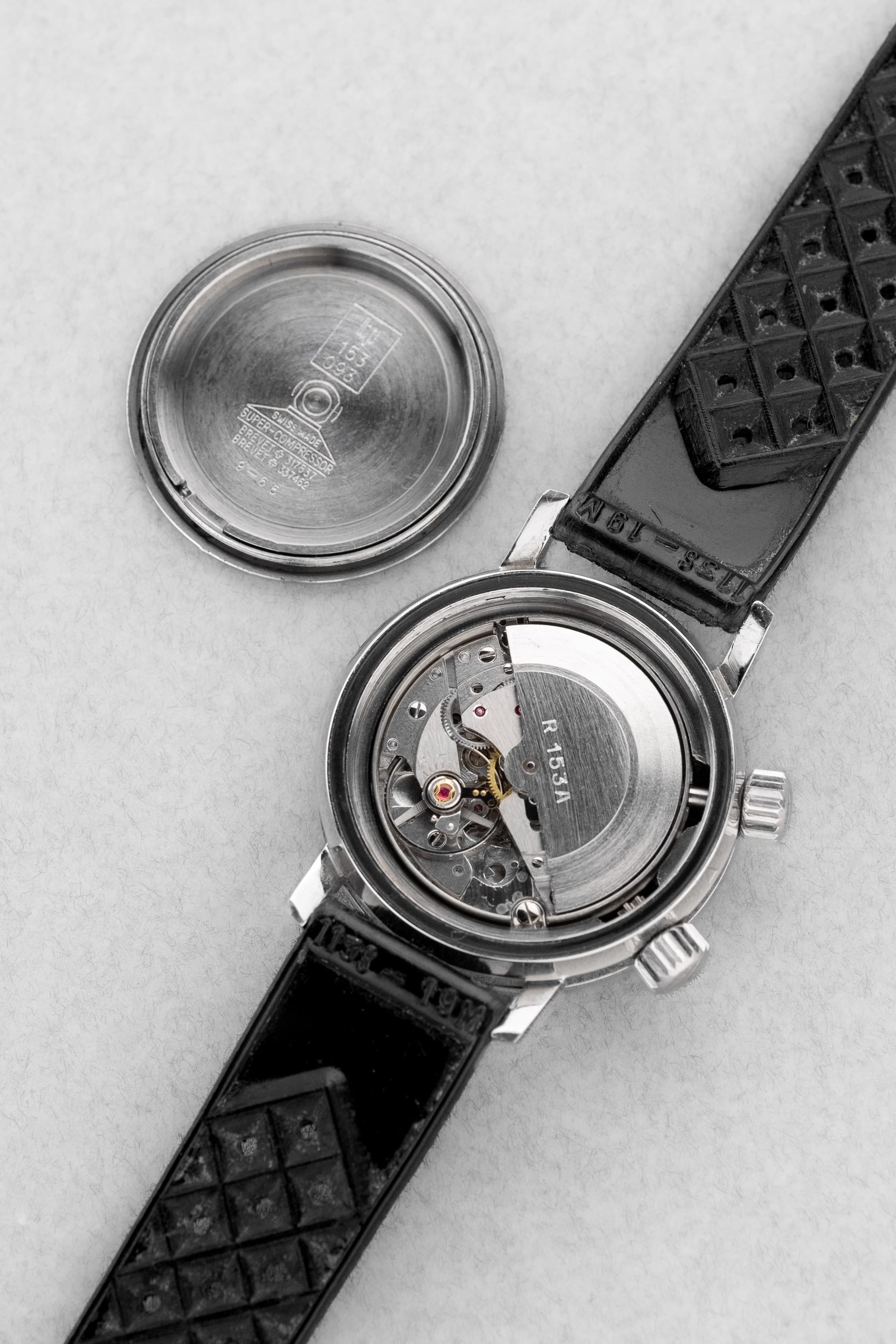 WKBP-A9 Rare Lip Nautic Automatic Super-Compressor réf. 153-093 de 1965 – Parfait état - Movement