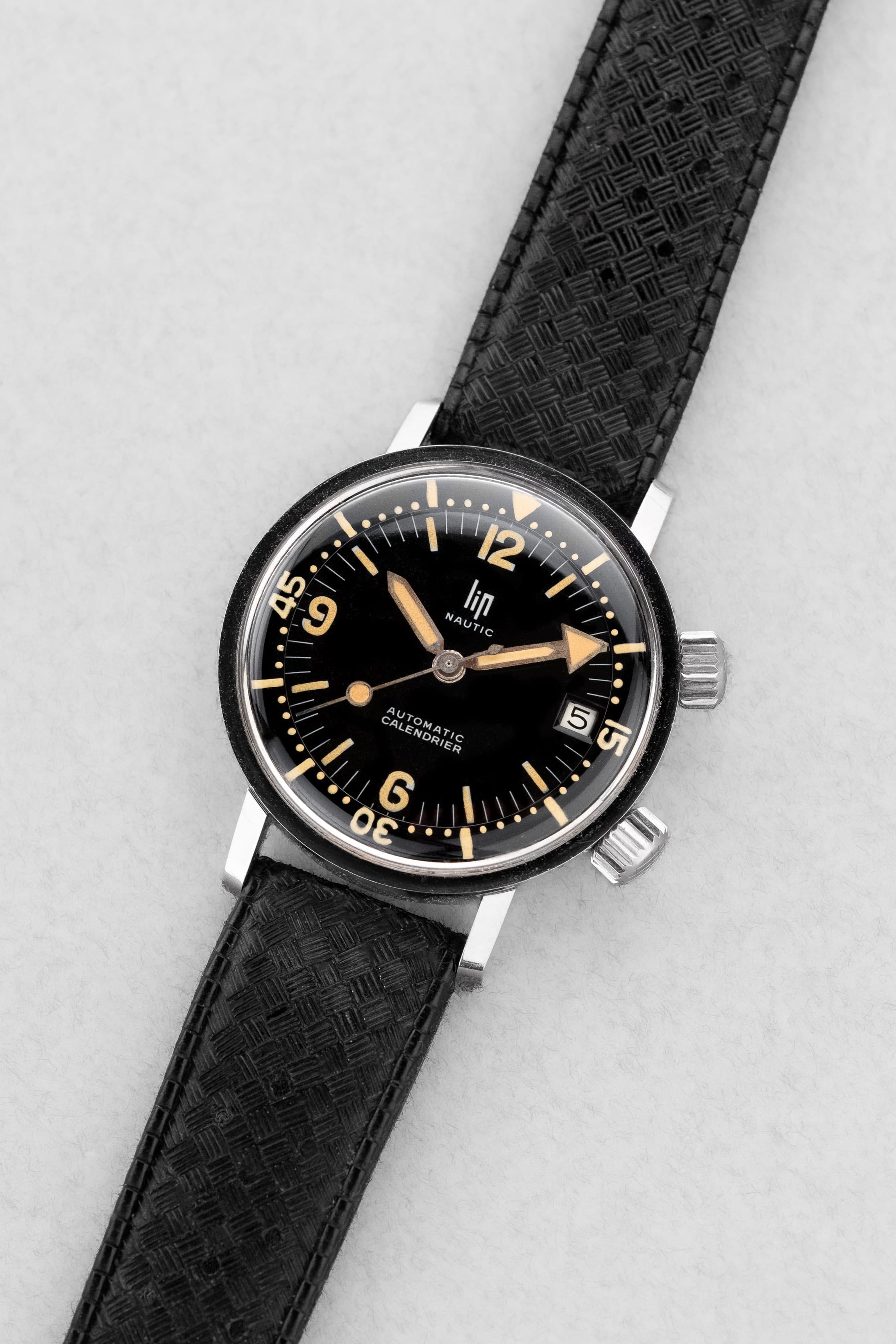 WKBP-Yn Rare Lip Nautic Automatic Super-Compressor réf. 153-093 de 1965 – Parfait état - Three Quarters