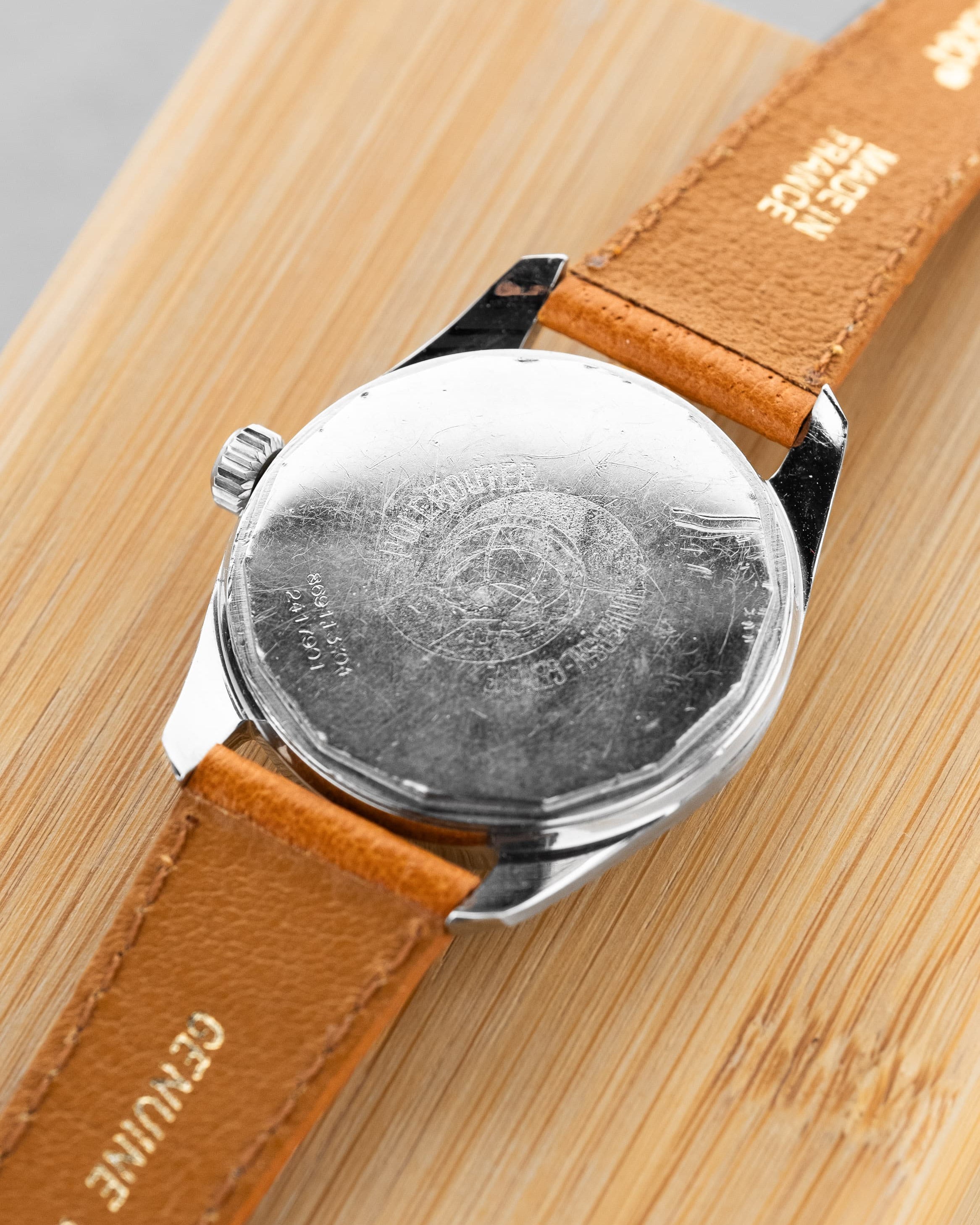 WYC6 Superbe Universal Genève Polerouter Date Micro-Rotor réf. 869113/04 de 196 - Back