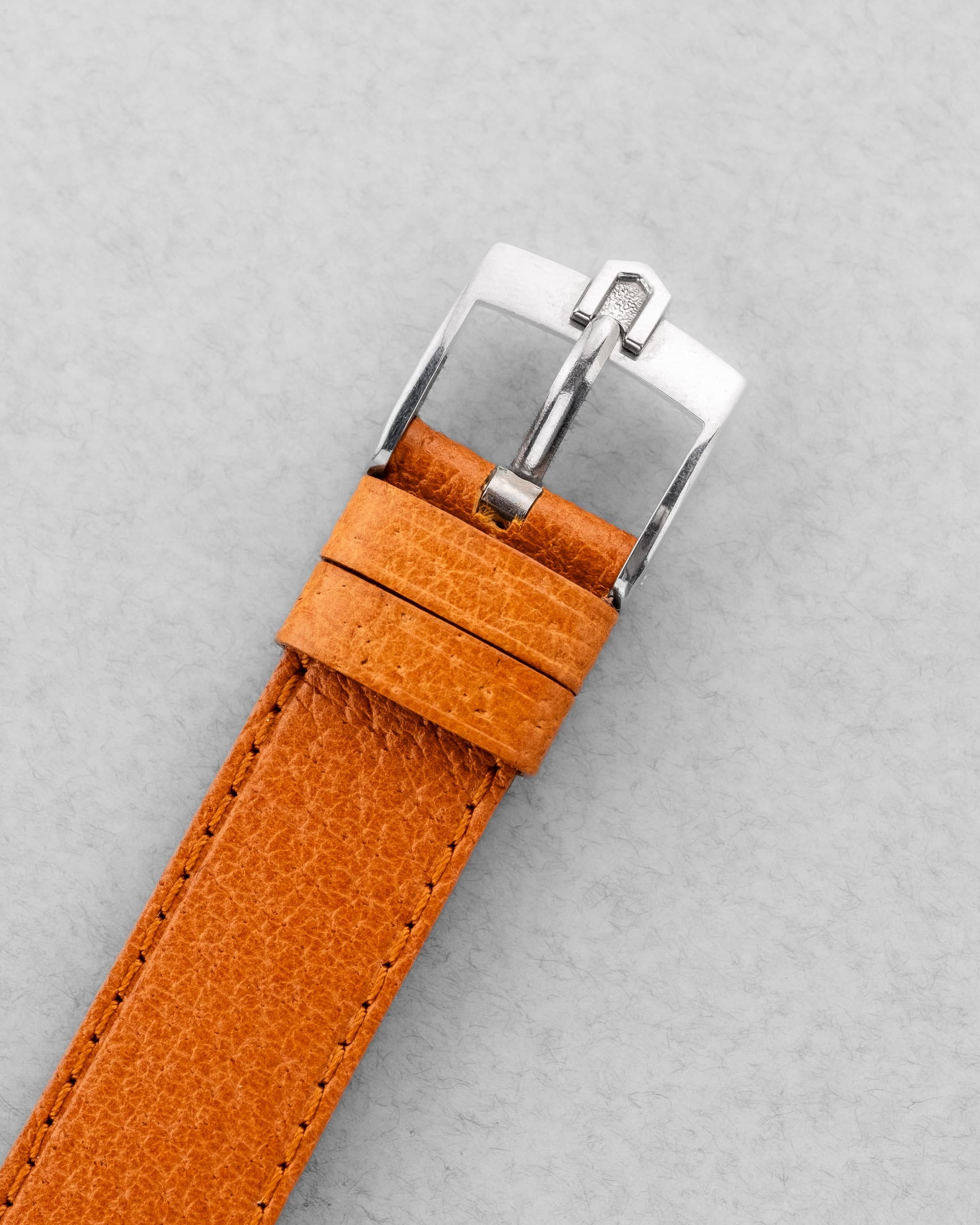 WYC6 Superbe Universal Genève Polerouter Date Micro-Rotor réf. 869113/04 de 196 - Buckle Outside