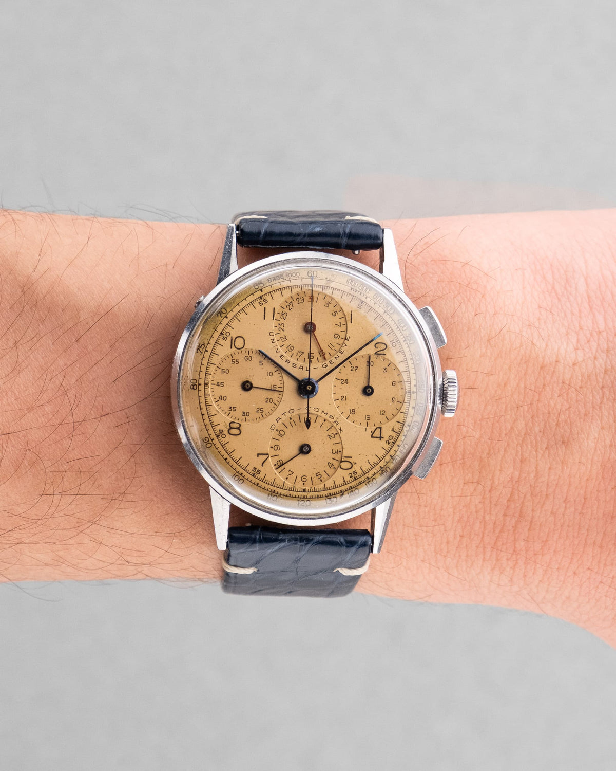 WZYF Rare chronographe Universal Genève Dato-Compax réf. 22530 « Jumbo » en acier, circa 1942 – Jamais poli - Wristshot