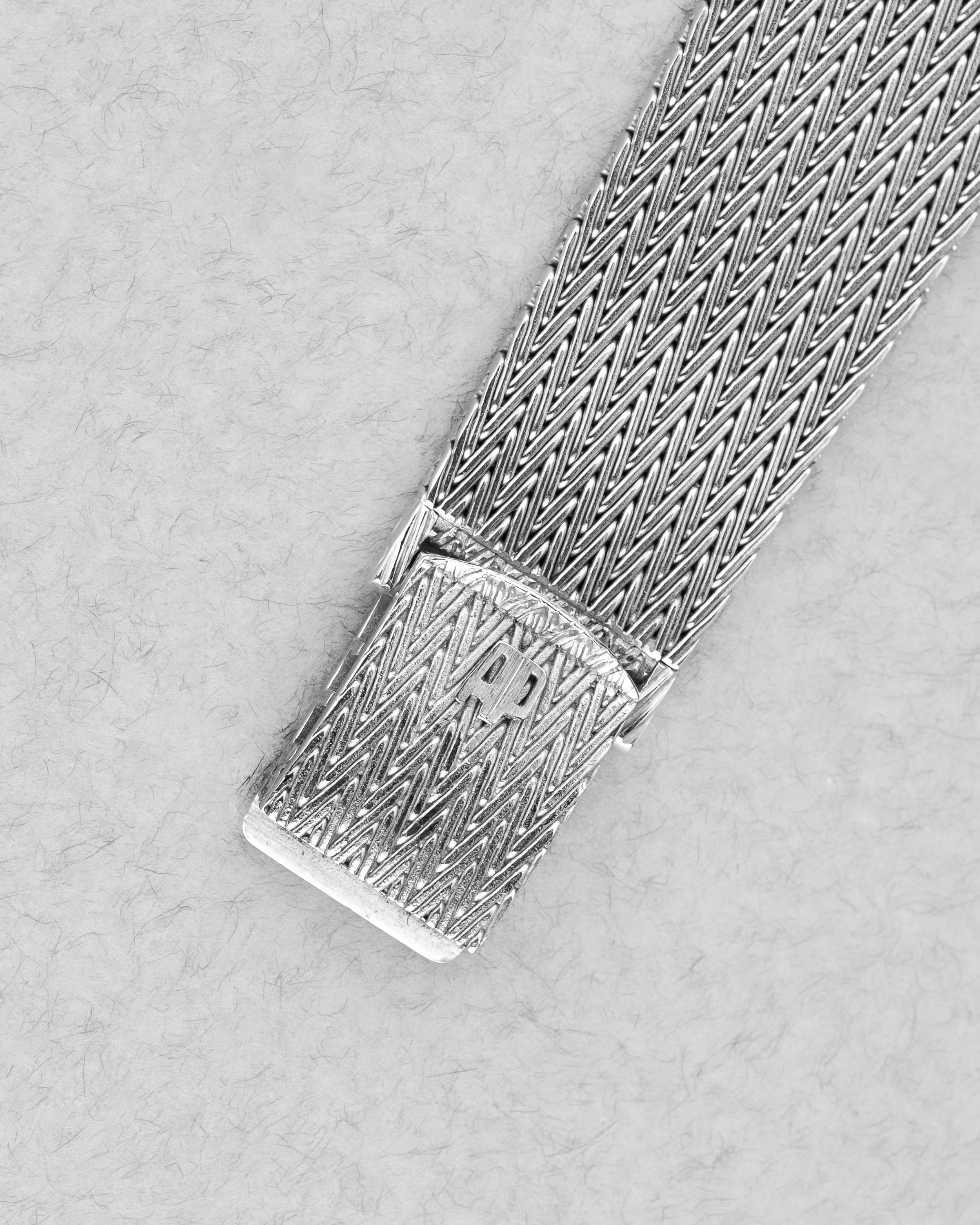 X47E Exceptionnelle Audemars Piguet Fleurs Bleues en or blanc et diamants, probablement unique, Automatique Cal. 2121 - Buckle Outside