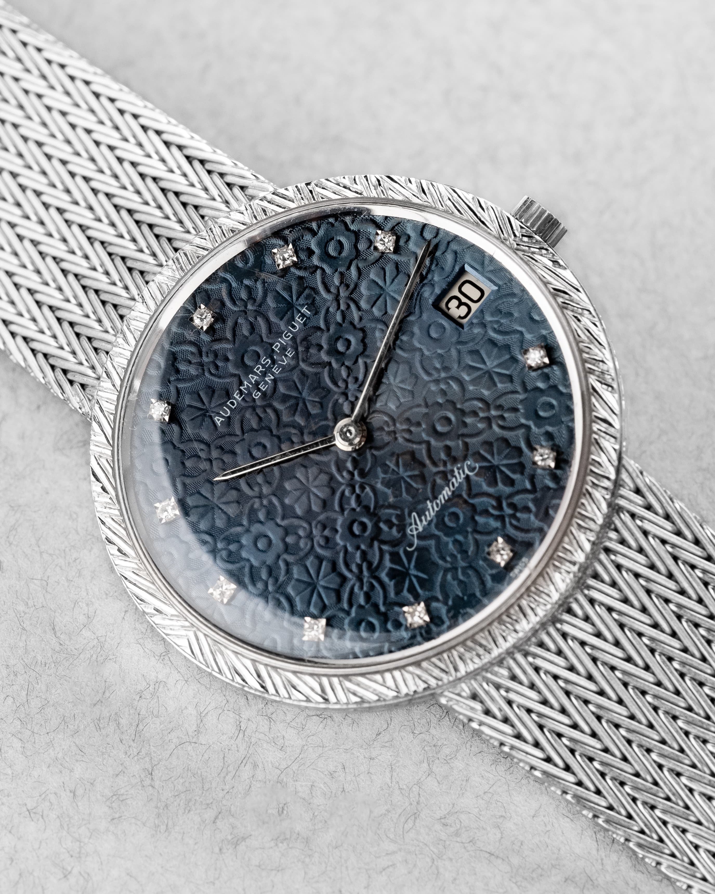 X47E Exceptionnelle Audemars Piguet Fleurs Bleues en or blanc et diamants, probablement unique, Automatique Cal. 2121 - Feature