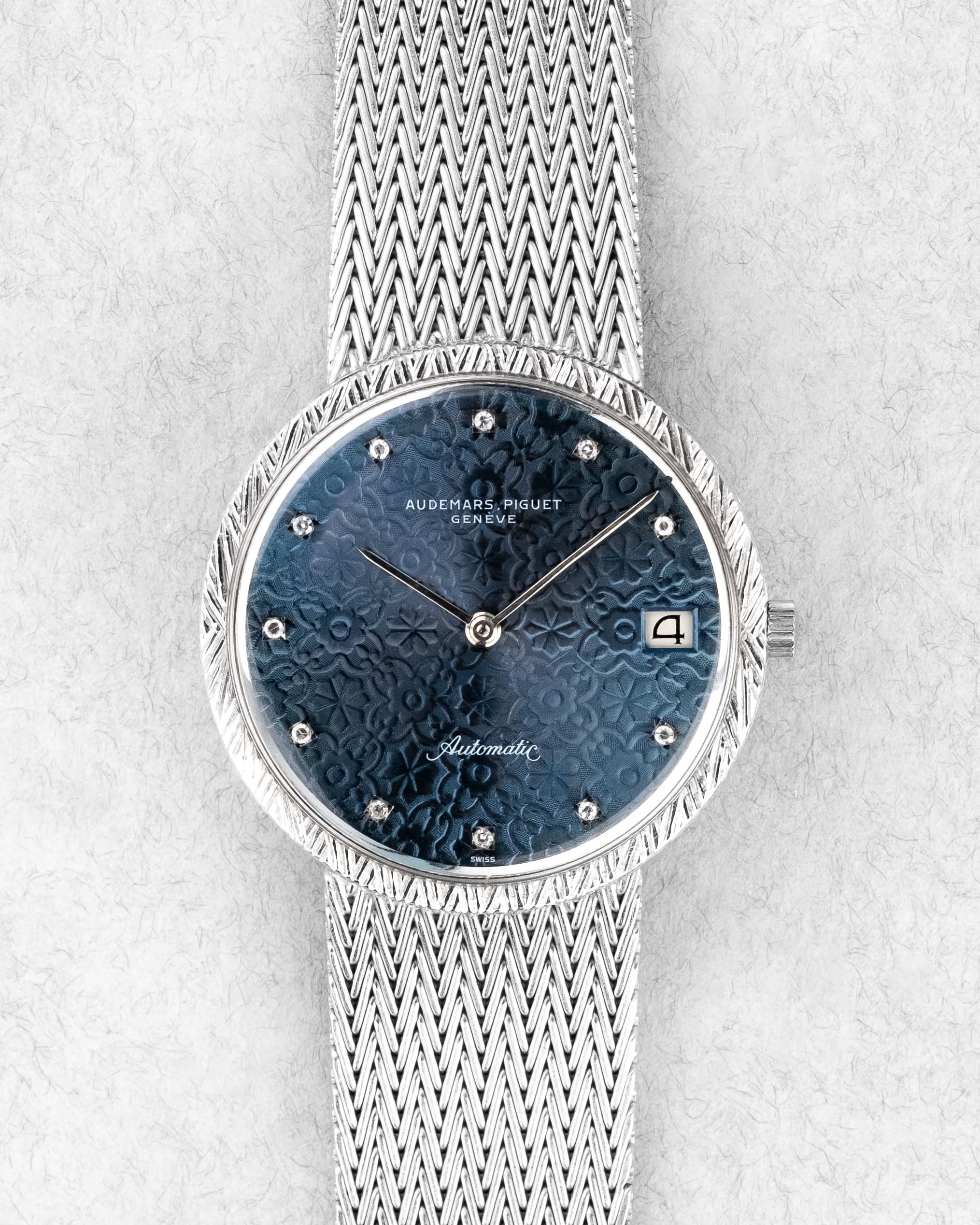 X47E Exceptionnelle Audemars Piguet Fleurs Bleues en or blanc et diamants, probablement unique, Automatique Cal. 2121 - Front