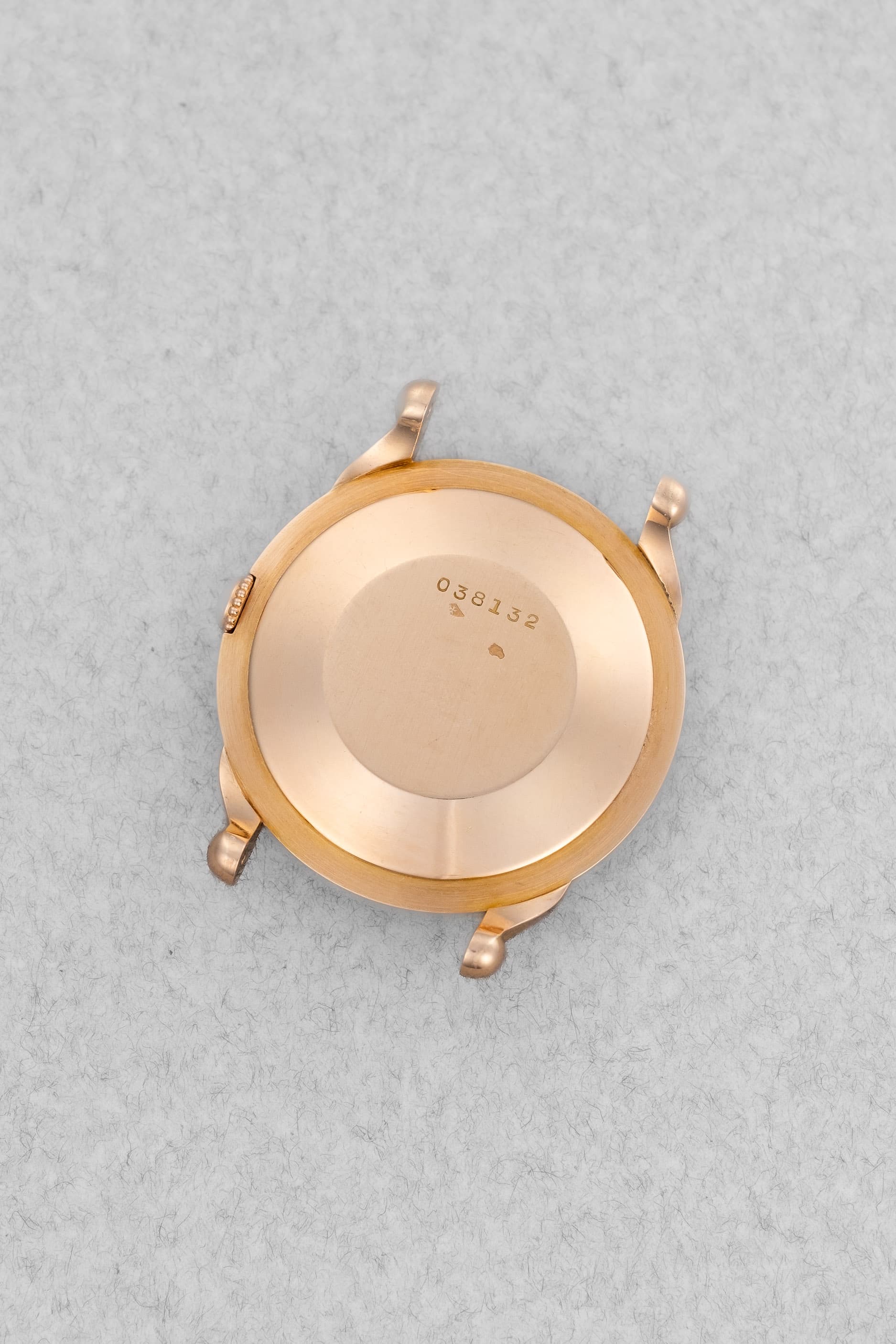 XLPL Superbe Vacheron & Constantin « Violin » en or rose, boîte française, cadran gravé-émaillé, circa 1949 - Back