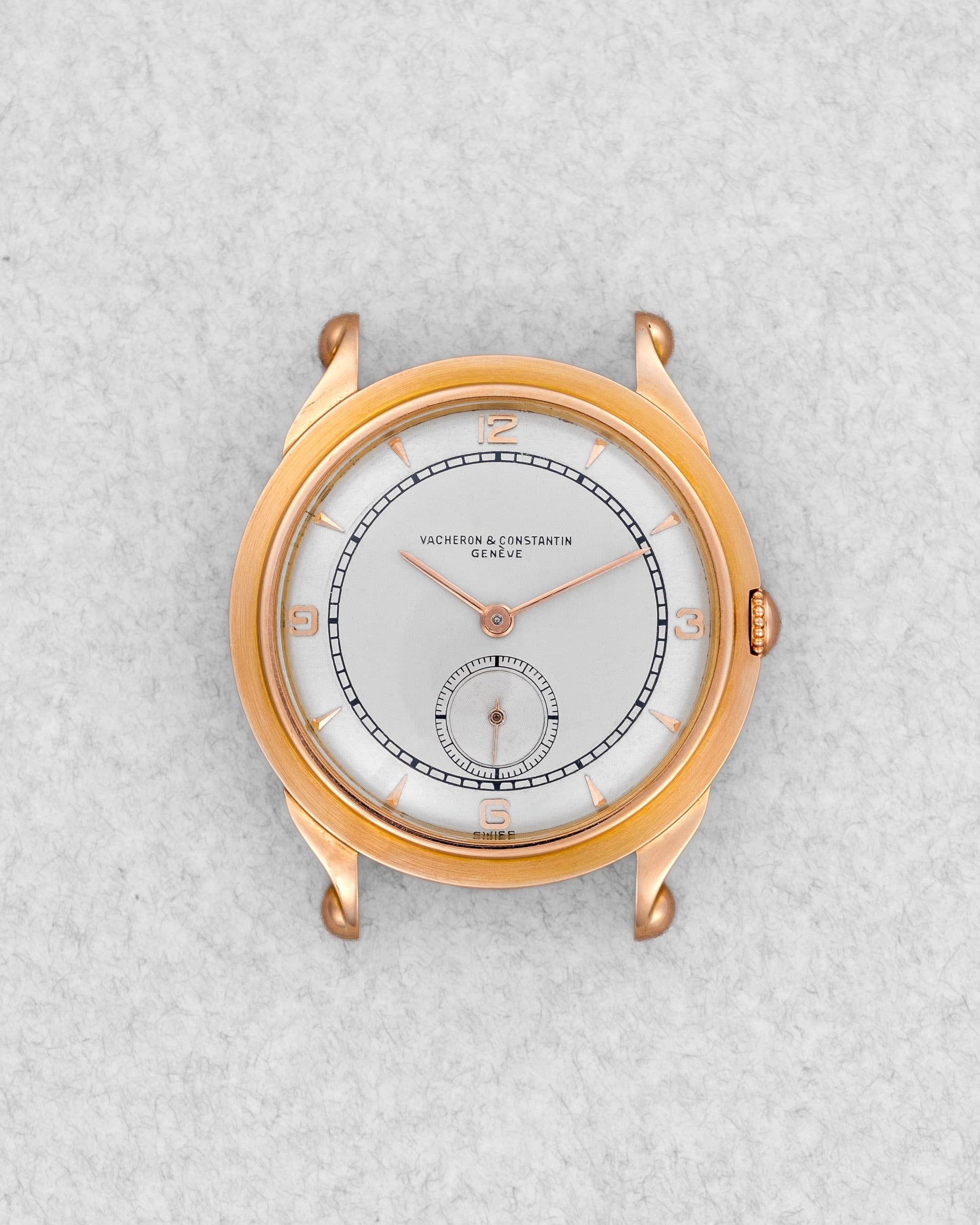 XLPL Superbe Vacheron & Constantin « Violin » en or rose, boîte française, cadran gravé-émaillé, circa 1949 - Front