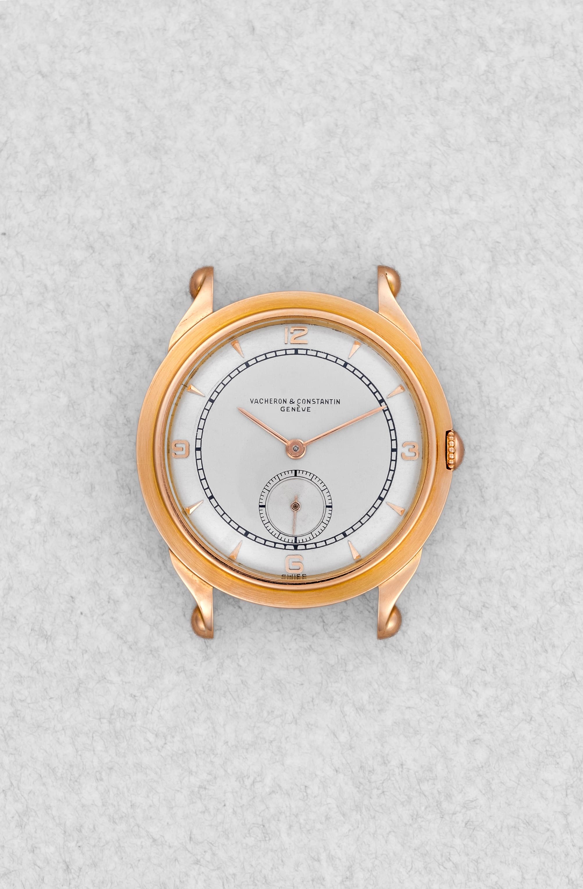 XLPL Superbe Vacheron & Constantin « Violin » en or rose, boîte française, cadran gravé-émaillé, circa 1949 - Front