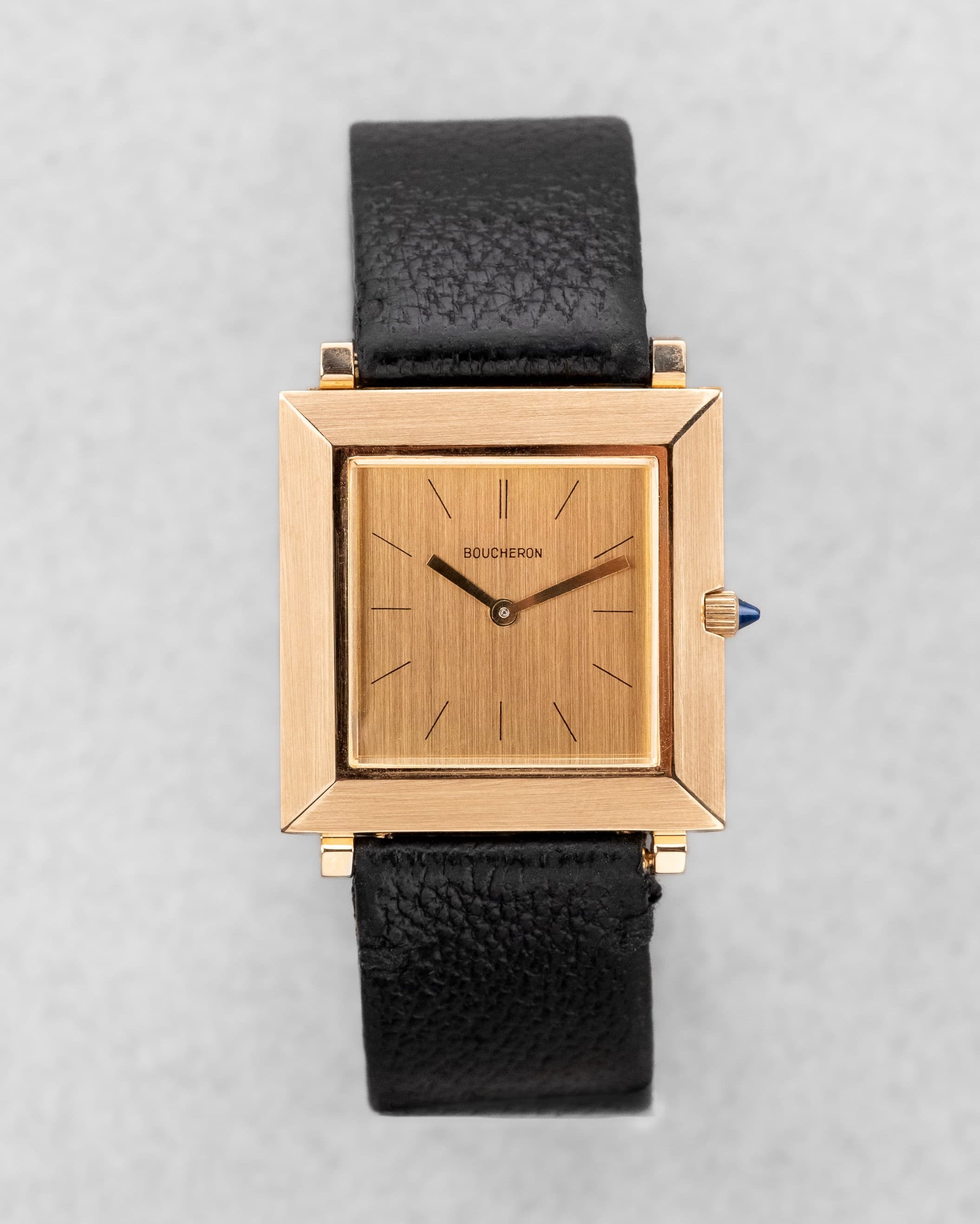 XRWV Élégante Boucheron Carrée Extra-Plate Grande Taille, calibre F. Piguet 21, circa 1960 - Front