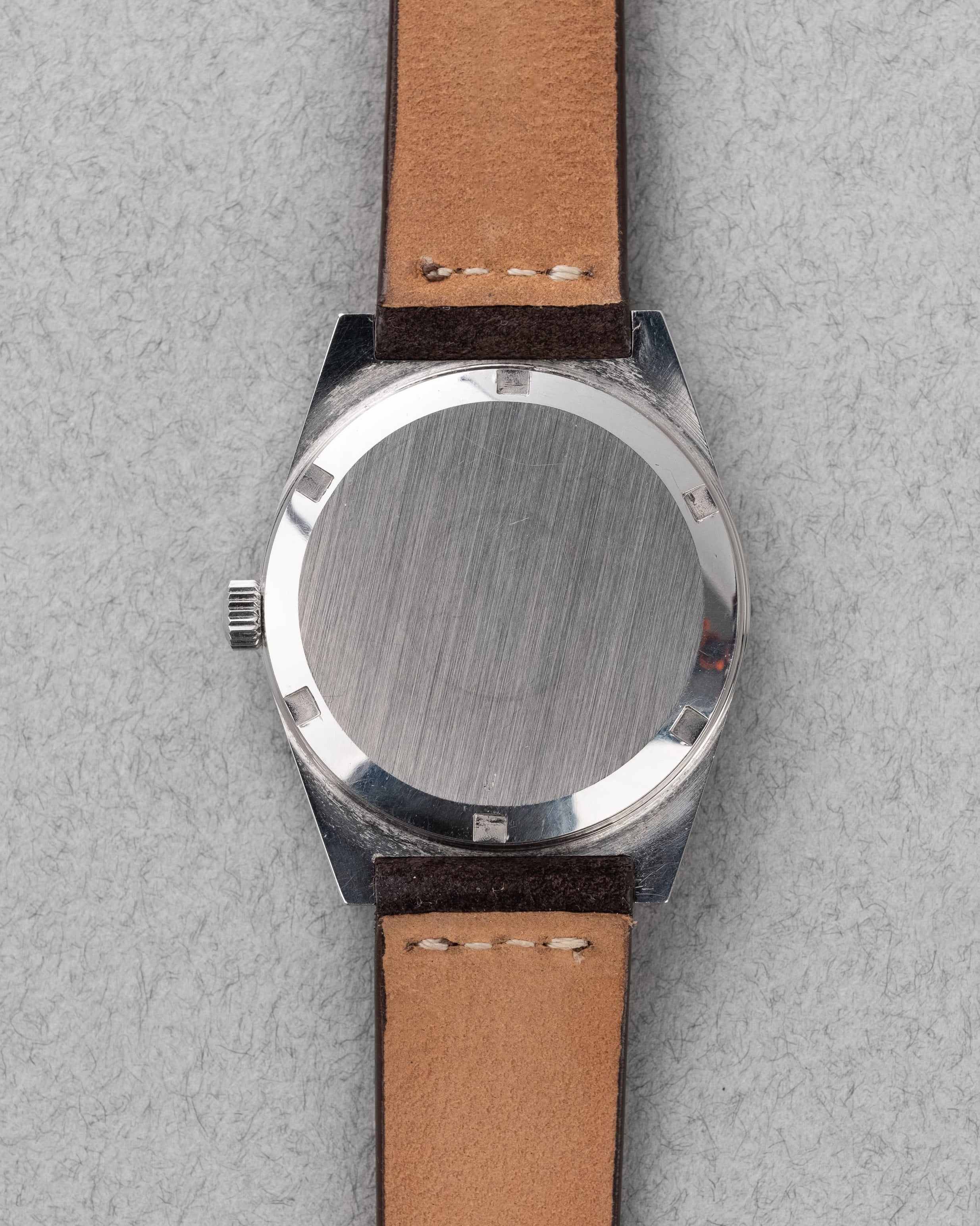 Y7YK Omega Genève 136.0049 de 1972 - Back