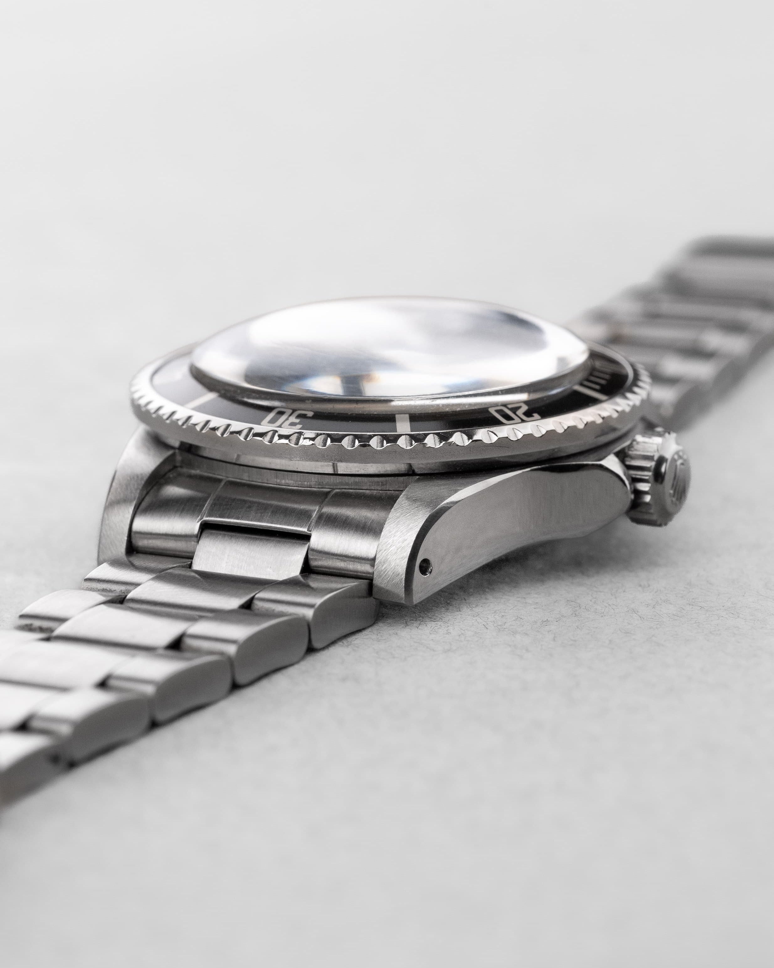 YAFC Superbe Rolex Sea-Dweller réf. 1665 « Double Rouge » Mark IV de 1975 - Feature