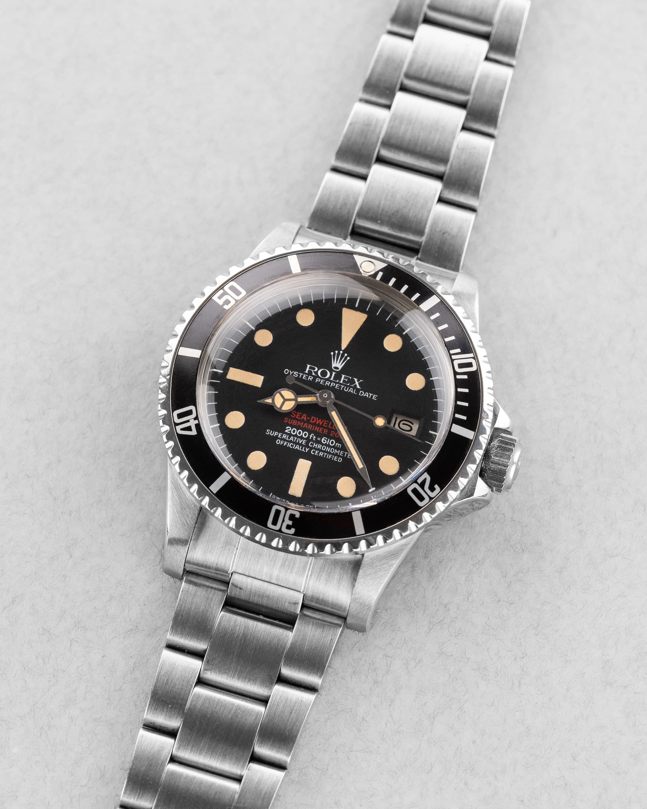 YAFC Superbe Rolex Sea-Dweller réf. 1665 « Double Rouge » Mark IV de 1975 - Three Quarters