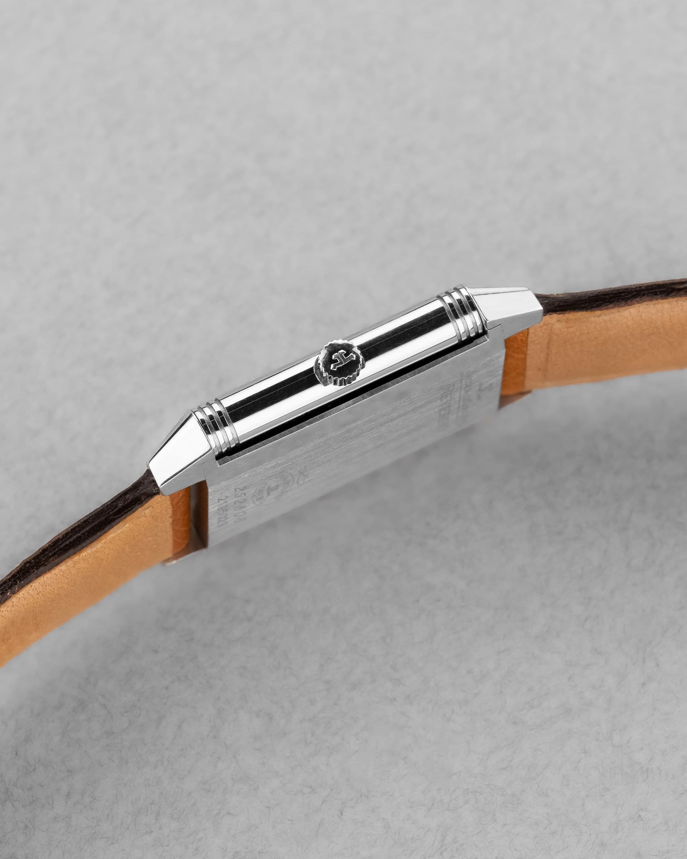 YJRZ Jaeger-LeCoultre Reverso « Classique Medium » Quartz en acier, réf. 251.84.10/252.8.08 - Right side