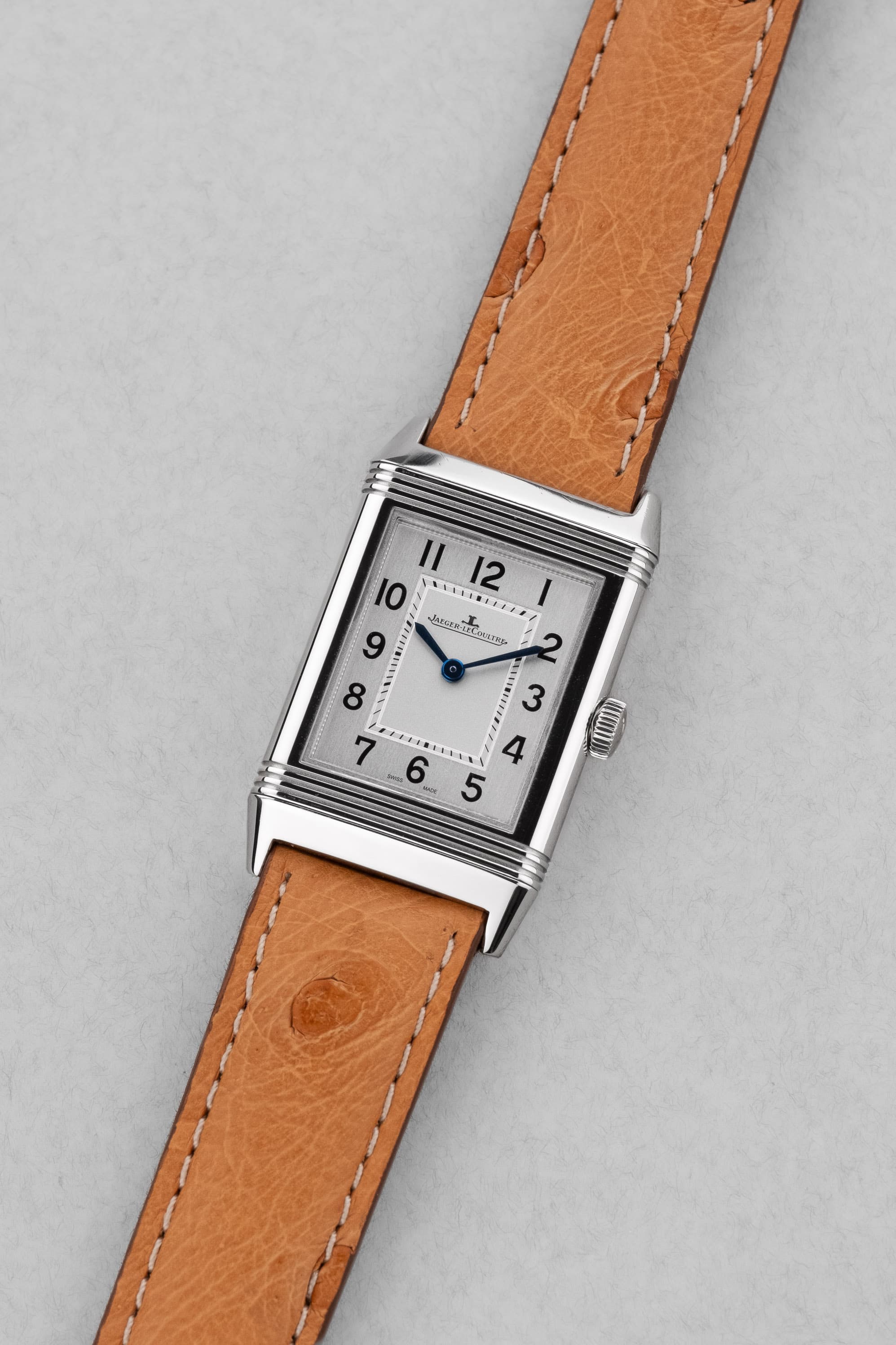 YSBJ Jaeger-LeCoultre Reverso Classique Medium Thin en acier, réf. Q2518540/222.8.47 - Three Quarters
