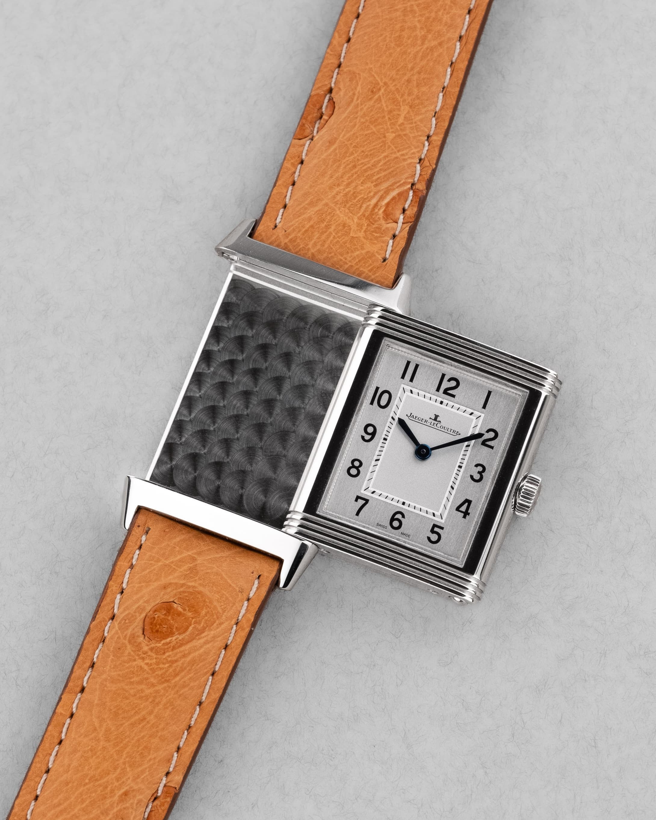 YSBJ Jaeger-LeCoultre Reverso Classique Medium Thin en acier, réf. Q2518540/222.8.47 - Three Quarters