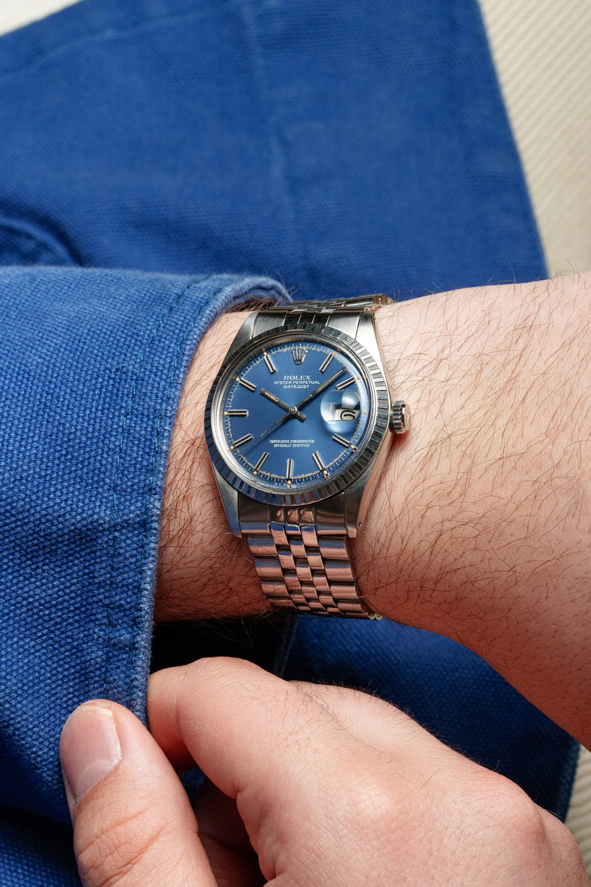 ZAG9 Rolex Datejust ref. 1603 ステンレススチール、1973年製 – ダイヤル「Bleu Sigma」 - リストショット
