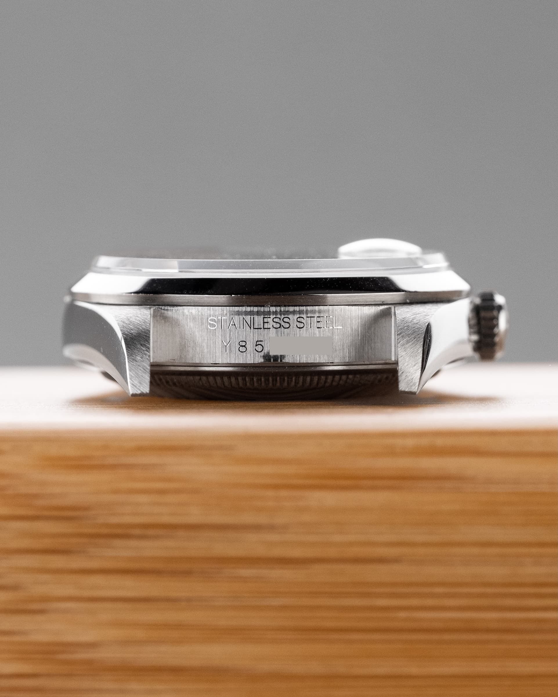 ZXSC Rolex Datejust 16200 Noire de 2002 - Lugs - Serial