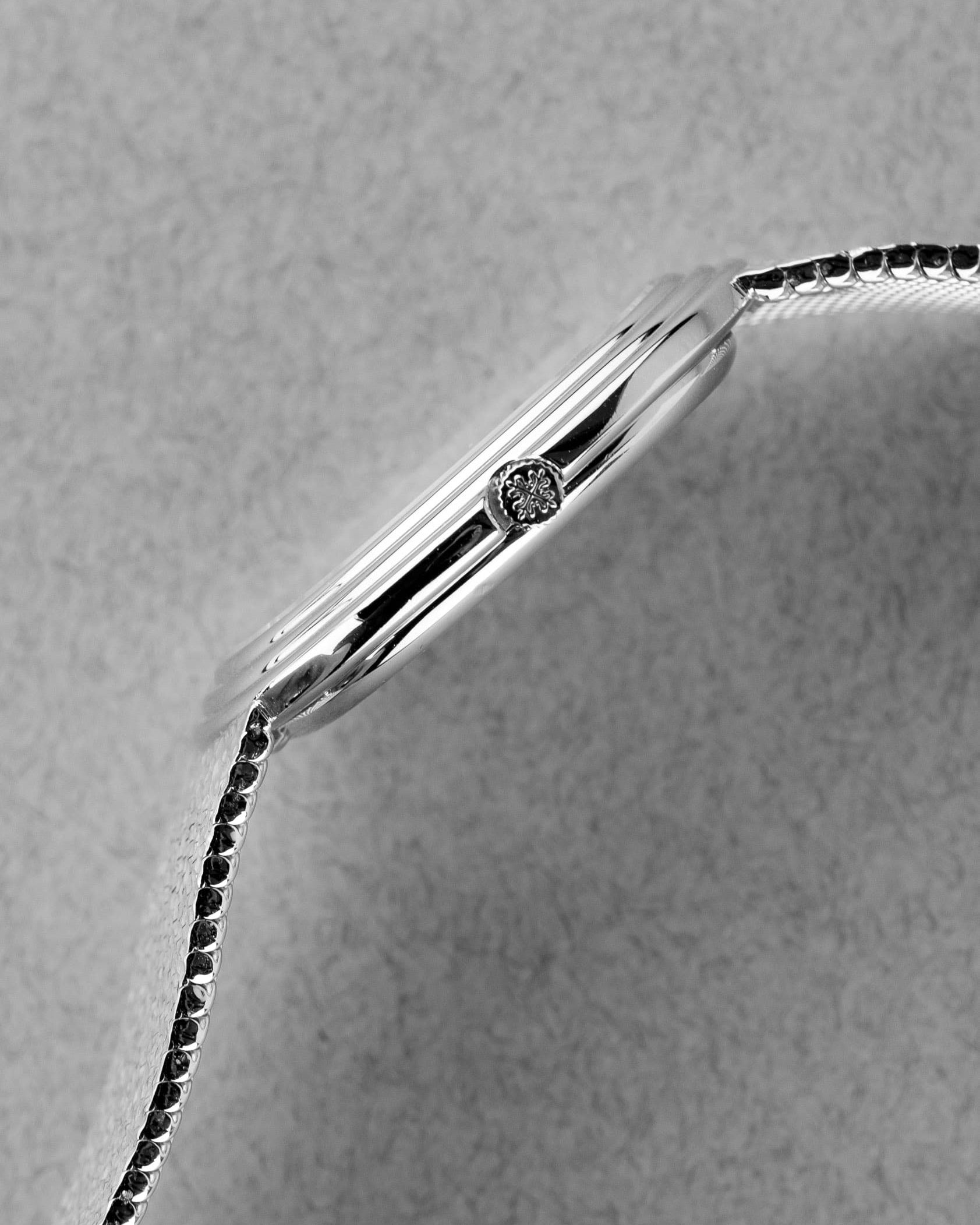 ZY8M Exceptionnelle Patek Philippe Ellipse d'Or 3634 en or blanc - Right side