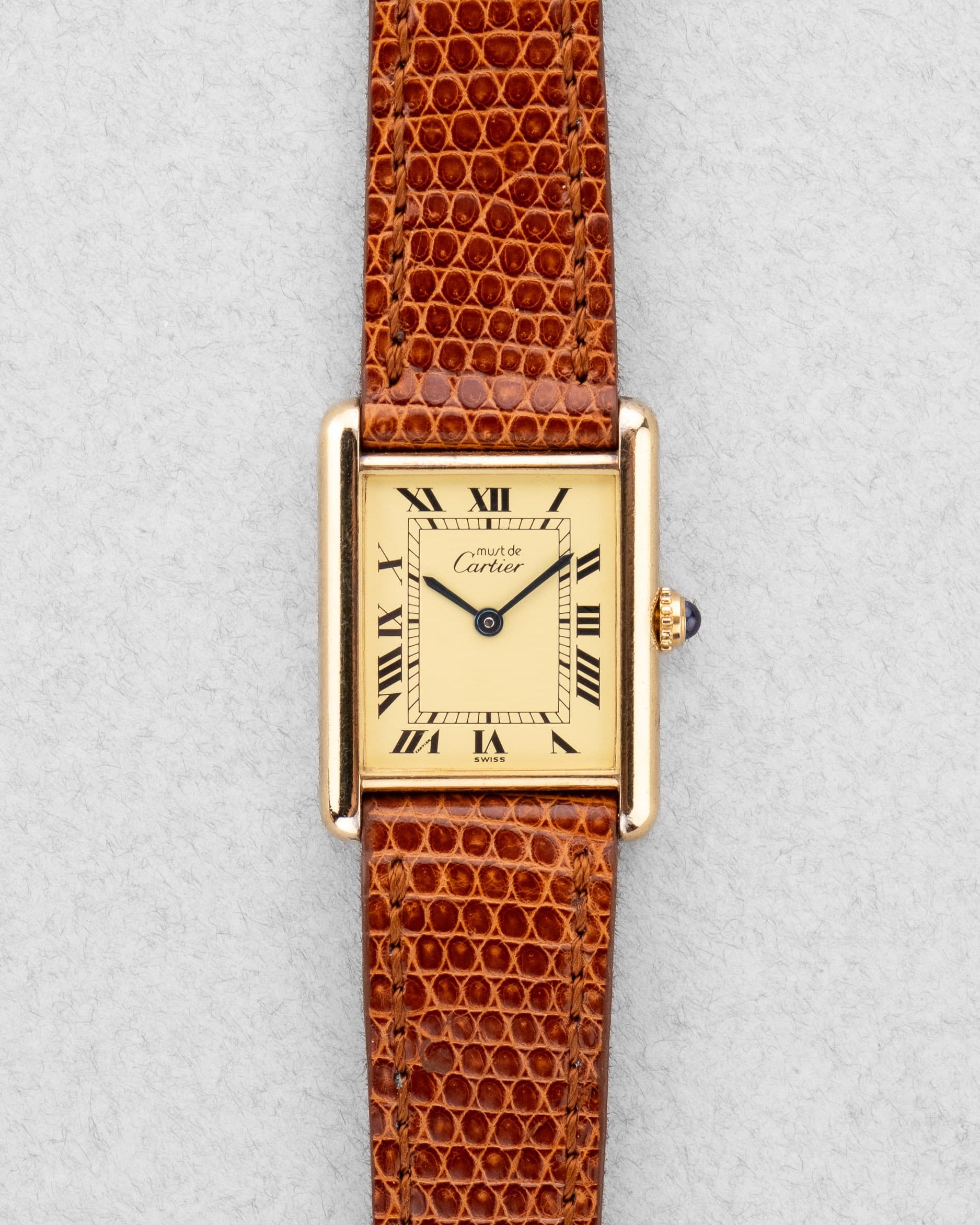 YM2B Cartier Tank Must Quartz GM 5 « Cream/Ivory Roman Dial », circa 1990 - Front