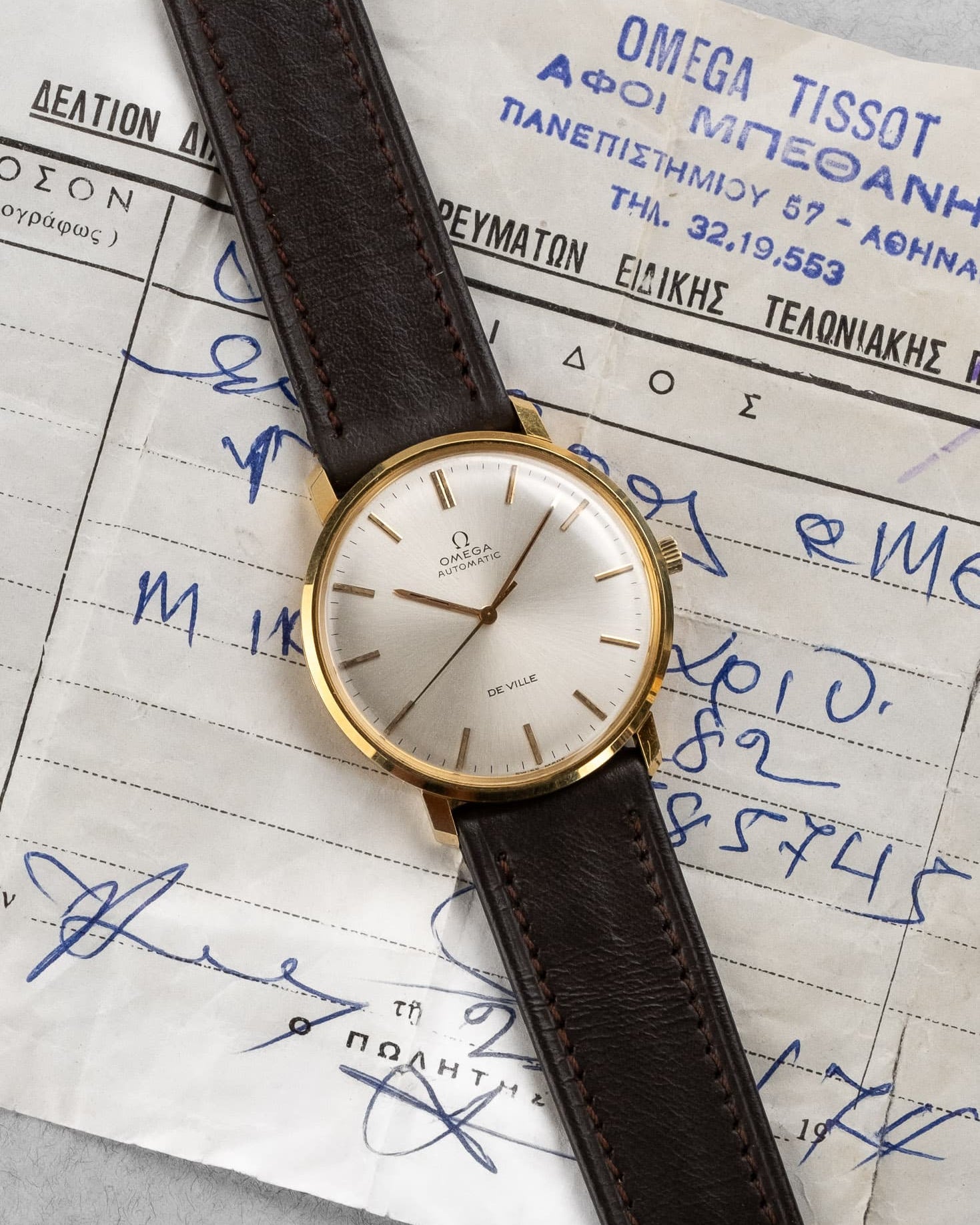 L6DP Omega De Ville Automatic réf. 161.024 en or jaune 18 carats de 1968 – NOS + Facture d'origine - Overview