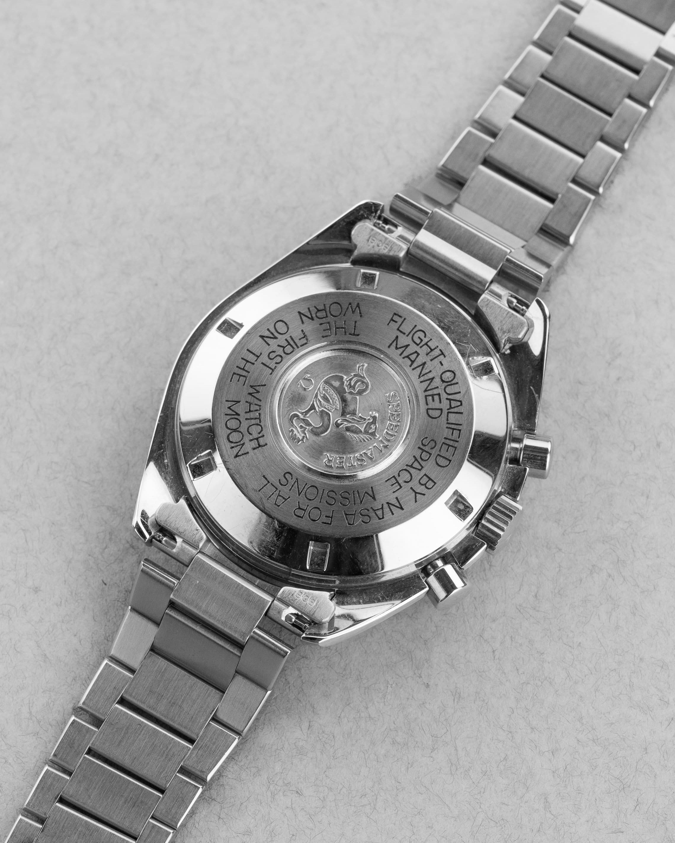 K2XS Omega Speedmaster Moonwatch « Long S & R » réf. 3590.50/145.022 circa 1990 – Patine + Bracelet 1450 - Back