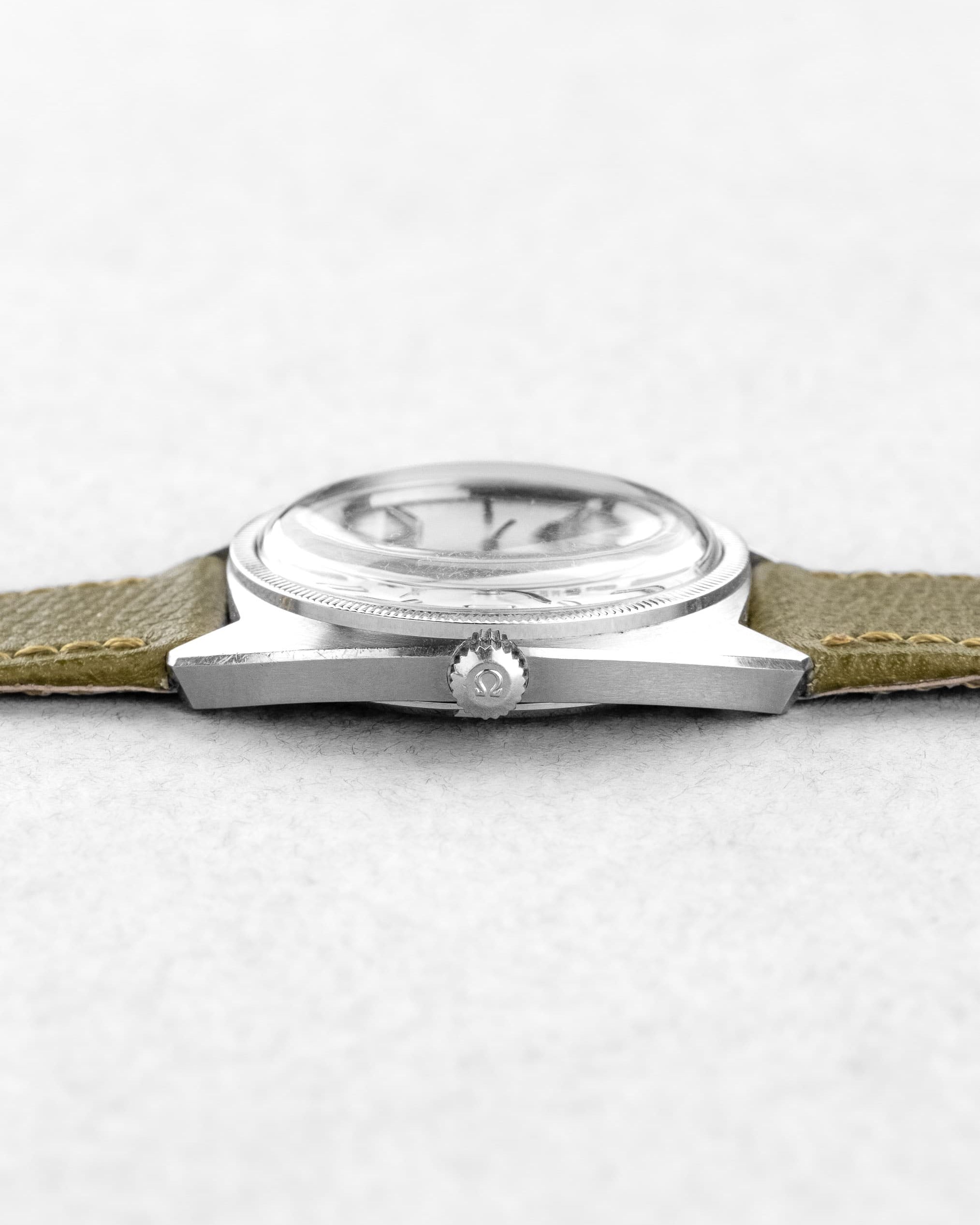 EPLS Omega Constellation « C-Shape Linen Dial/Cadran Lin » 168.027 de 1968 - Right side