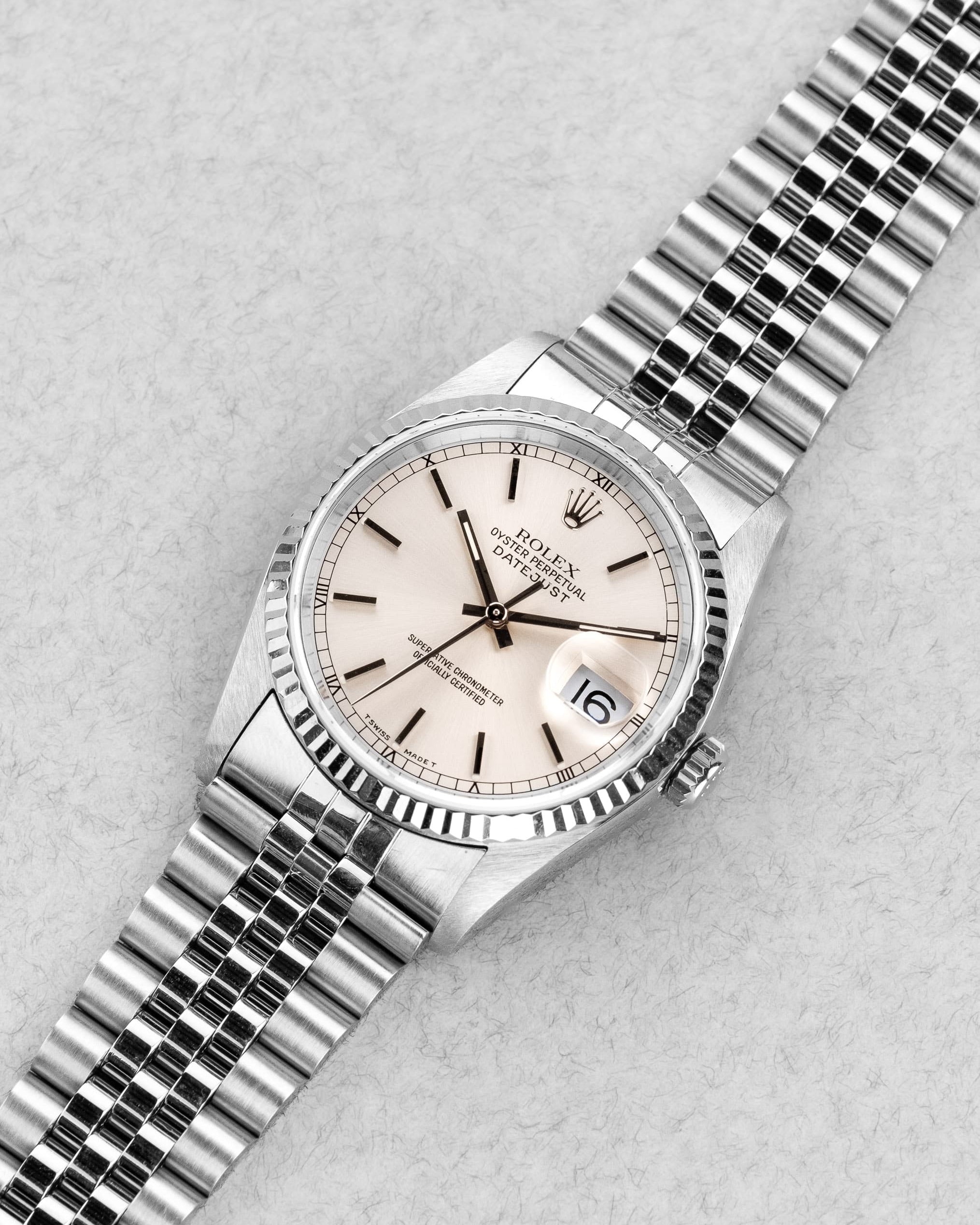 S2X5 Rolex Datejust 16234 « Silver » de 1996 - Three Quarters