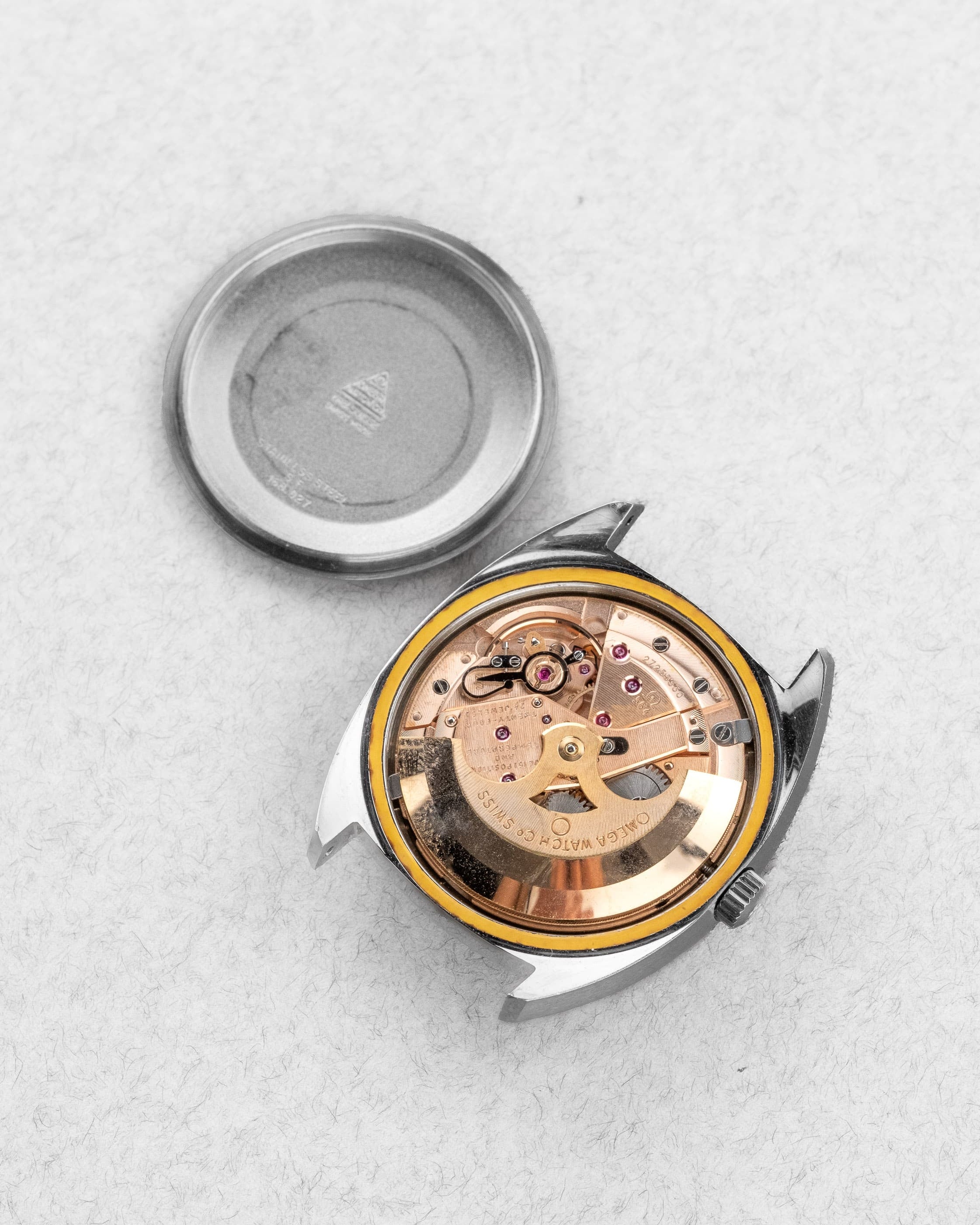 EPLS Omega Constellation « C-Shape Linen Dial/Cadran Lin » 168.027 de 1968 - Movement