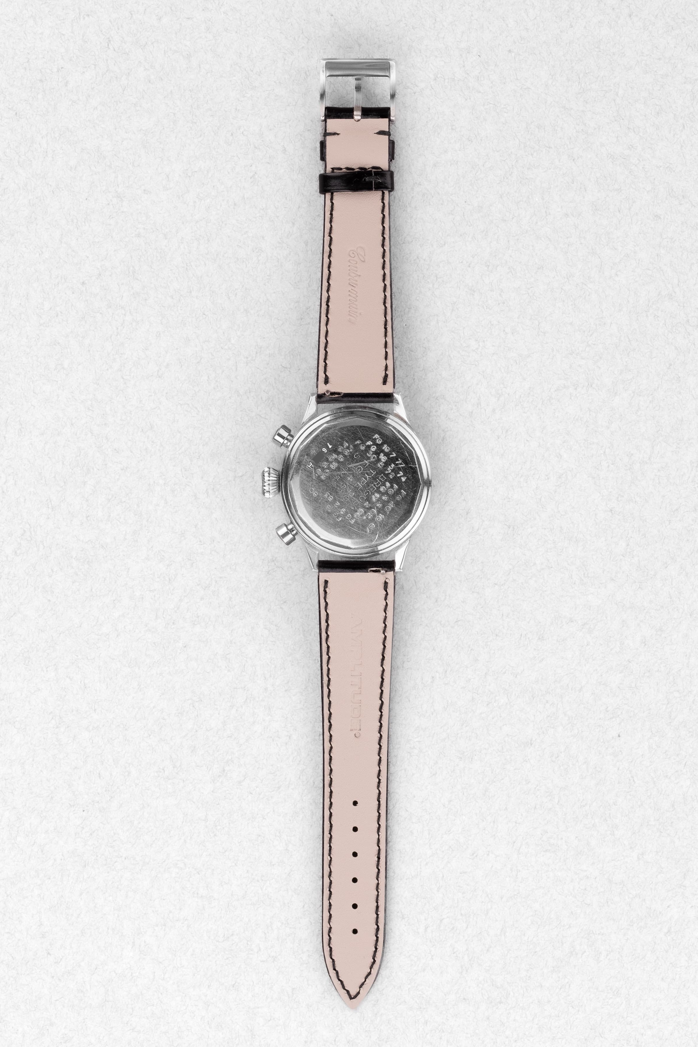 P4P7 Exceptionnel chronographe Breguet Type 20 militaire 5101/54 de 1ère génération, cadran « Glossy Gilt »/Laqué, livré au Ministère de l'Air en 1956 - Overview