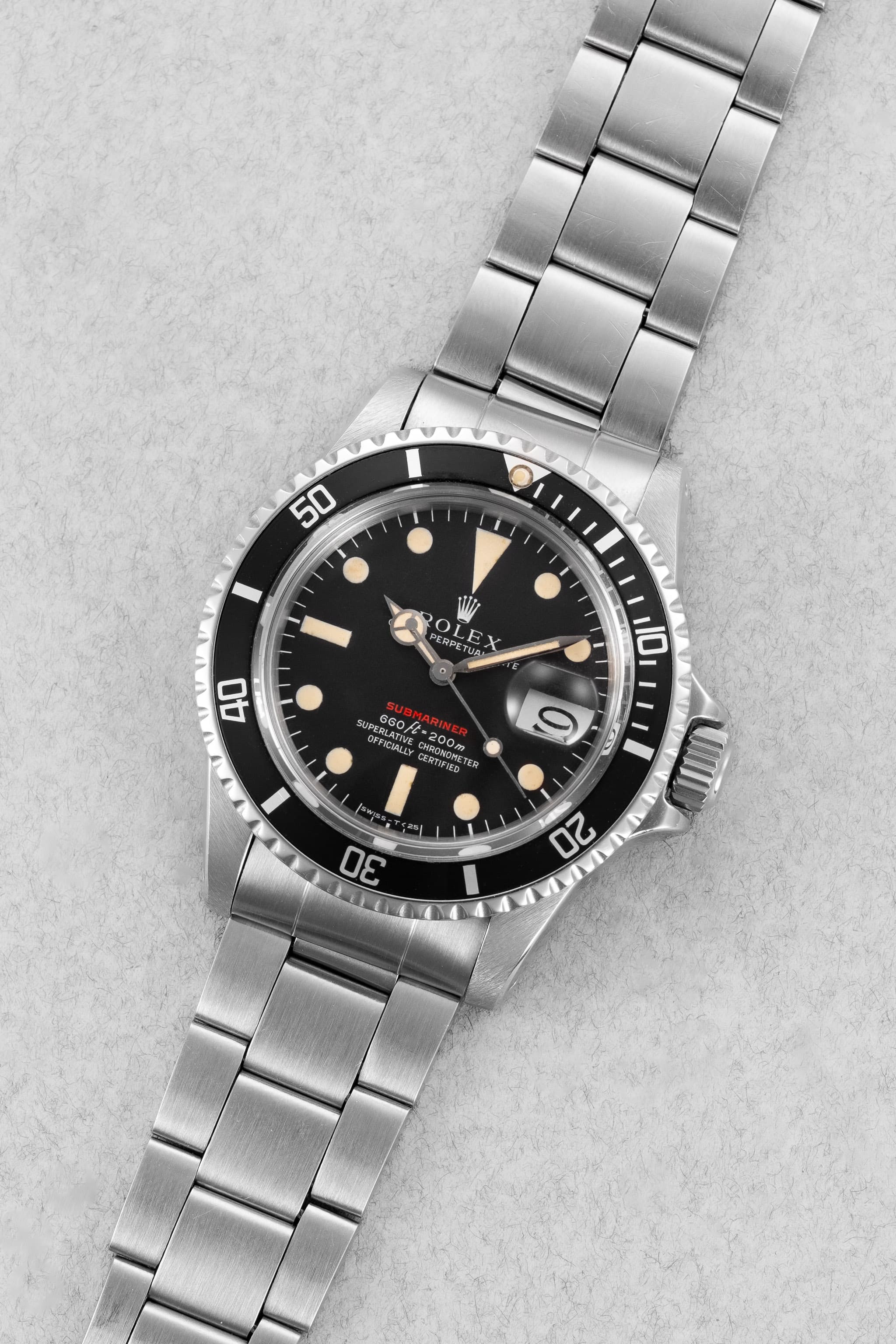 1WQV Rolex Submariner Date 1680 « Red Sub Mark IV » de 1971 - Three Quarters