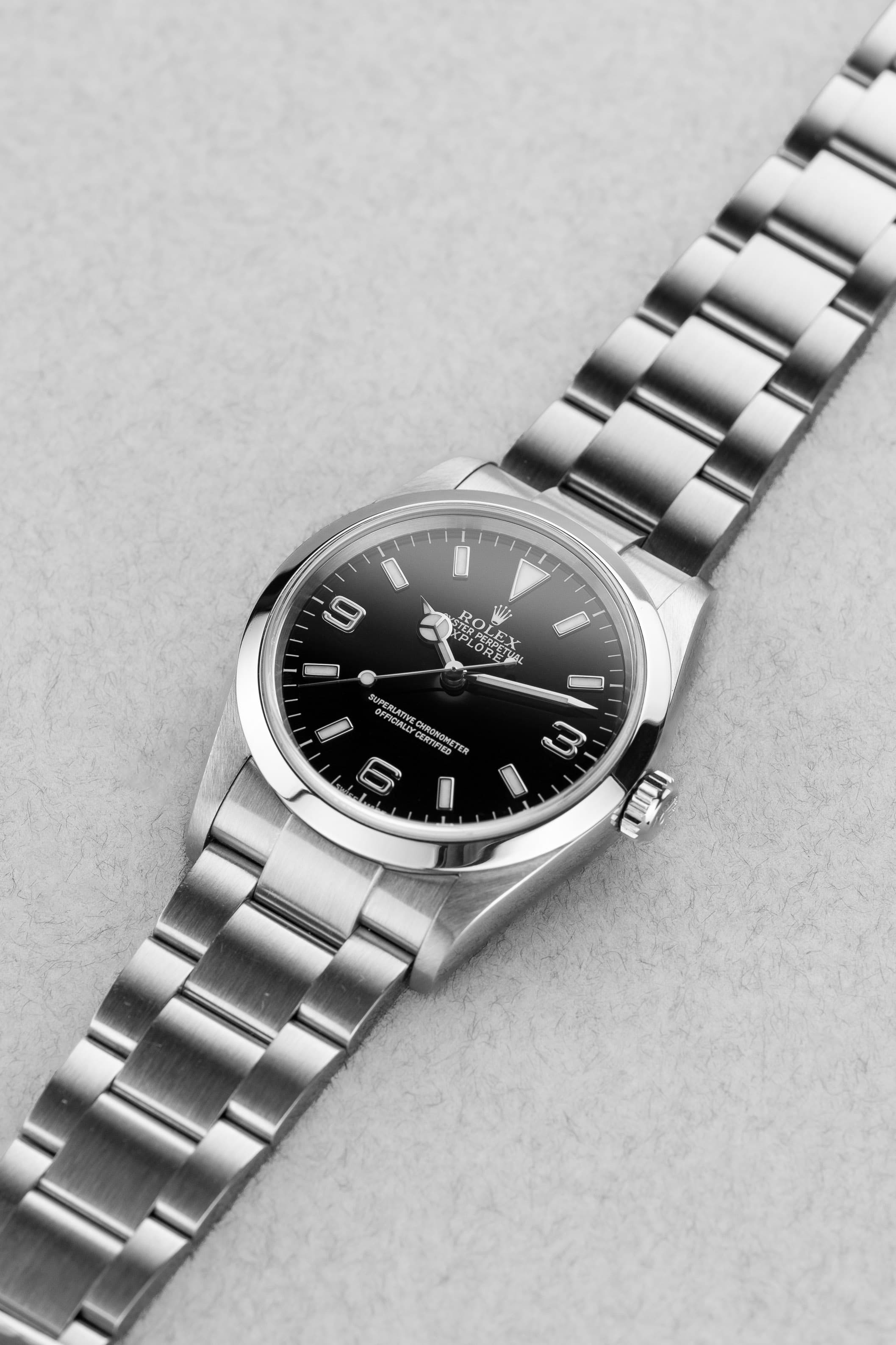 3ABD Rolex Explorer 114270 de 2002 - Three Quarters