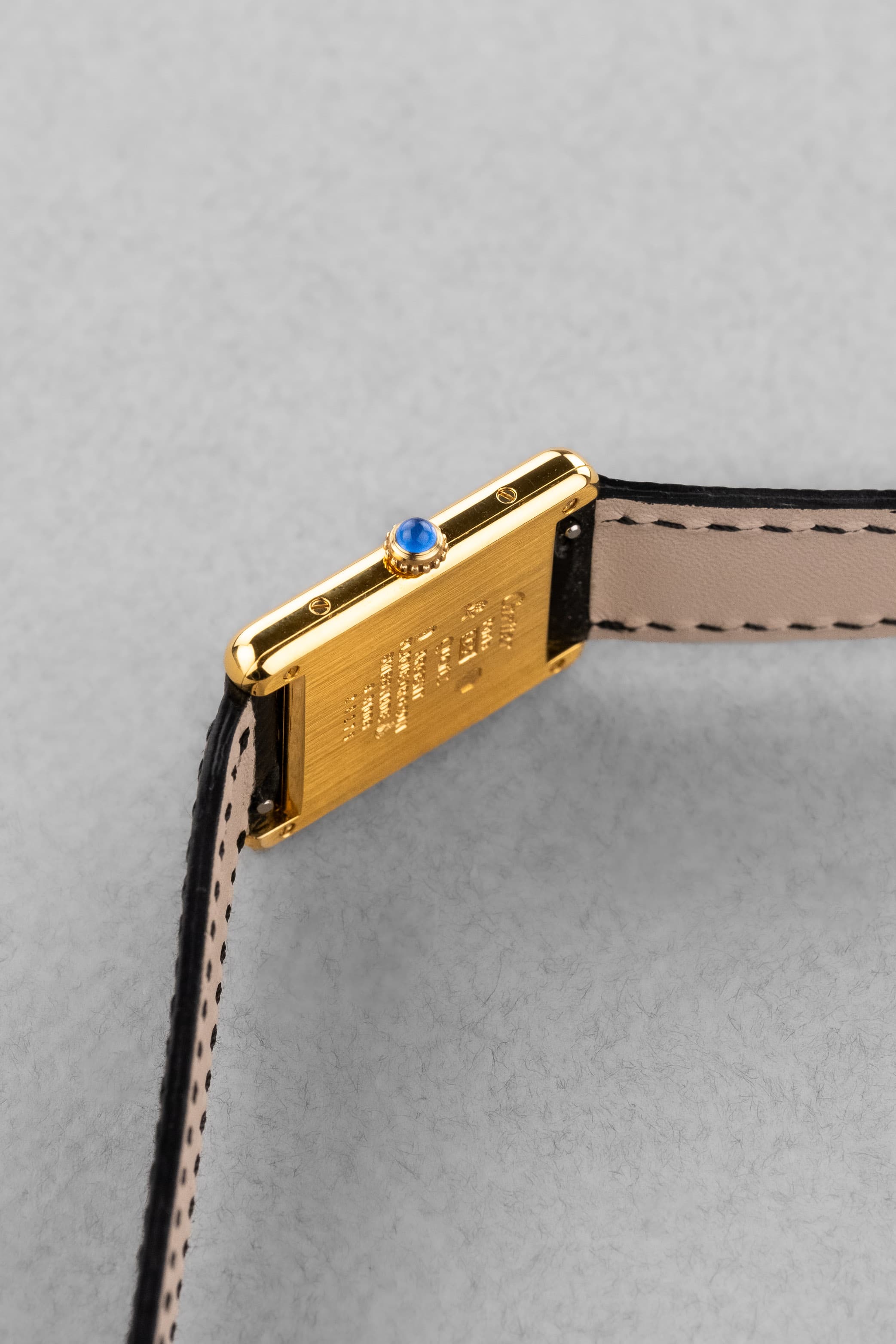 235V-NF Cartier Tank Must Quartz GM 6 « White Trinity + Roman Art Déco » - Right side