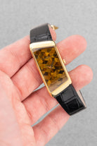 2YEY Extraordinaire Vacheron & Constantin Prestige de la France en or jaune et marqueterie d’œil-de-tigre, vendue en 1976 – Full Set et Unique - Lifestyle