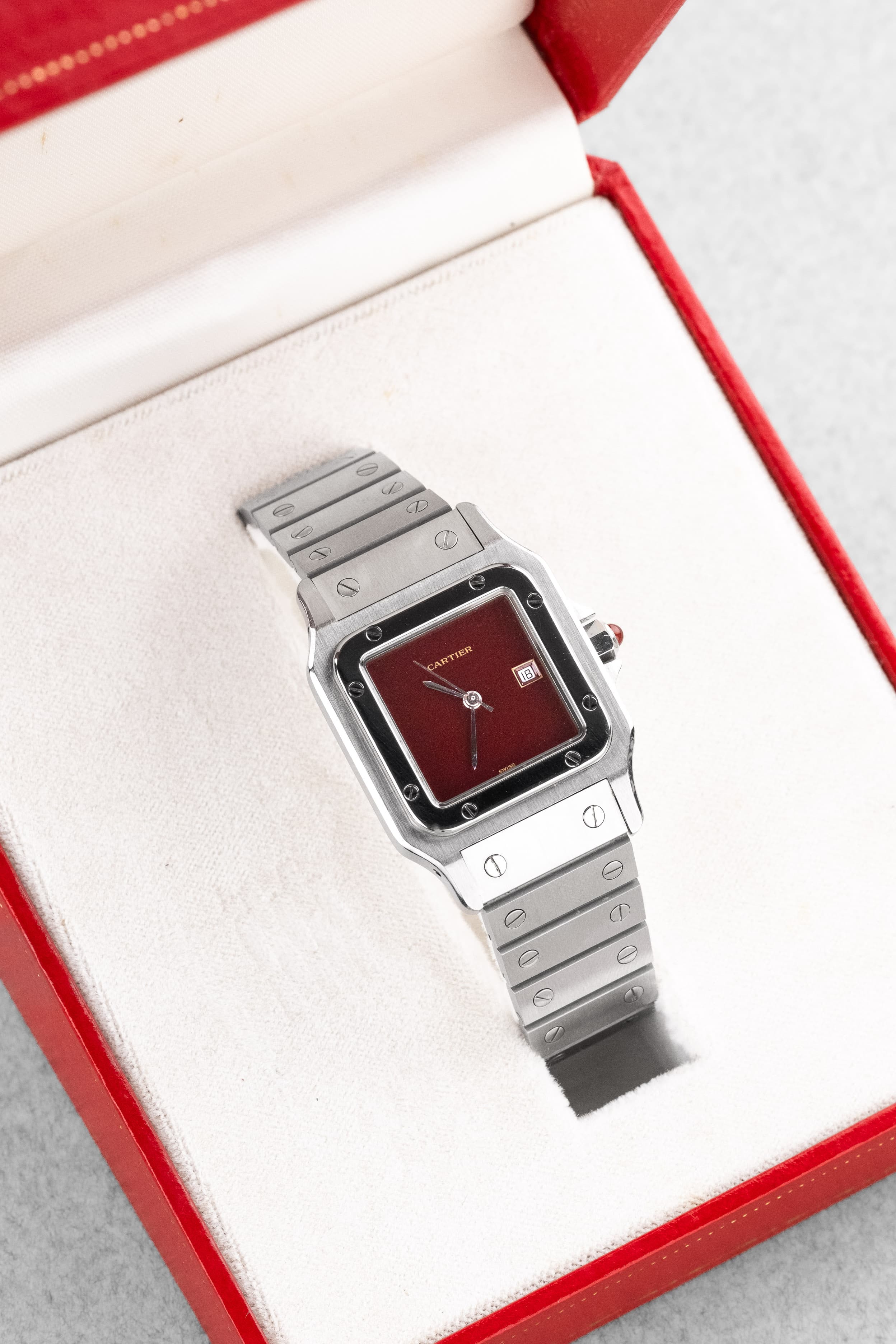 39PK Cartier Santos Carrée « Red/Burgundy » réf. 2960 – « SWISS Only » - Box