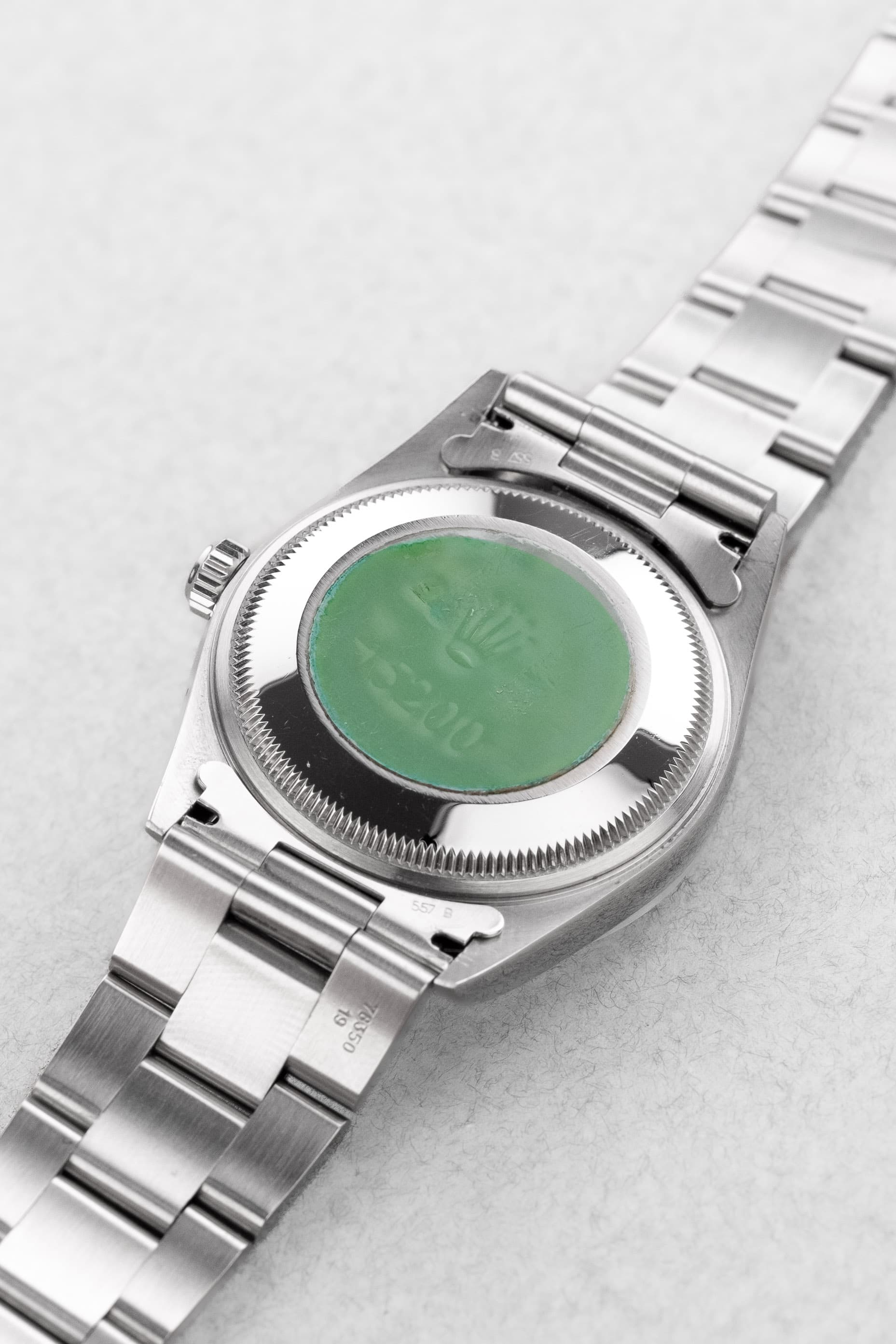 4S6Y Rolex Oyster Perpetual Date réf. 15200 de 2000 – Cadran « Silver » - Back