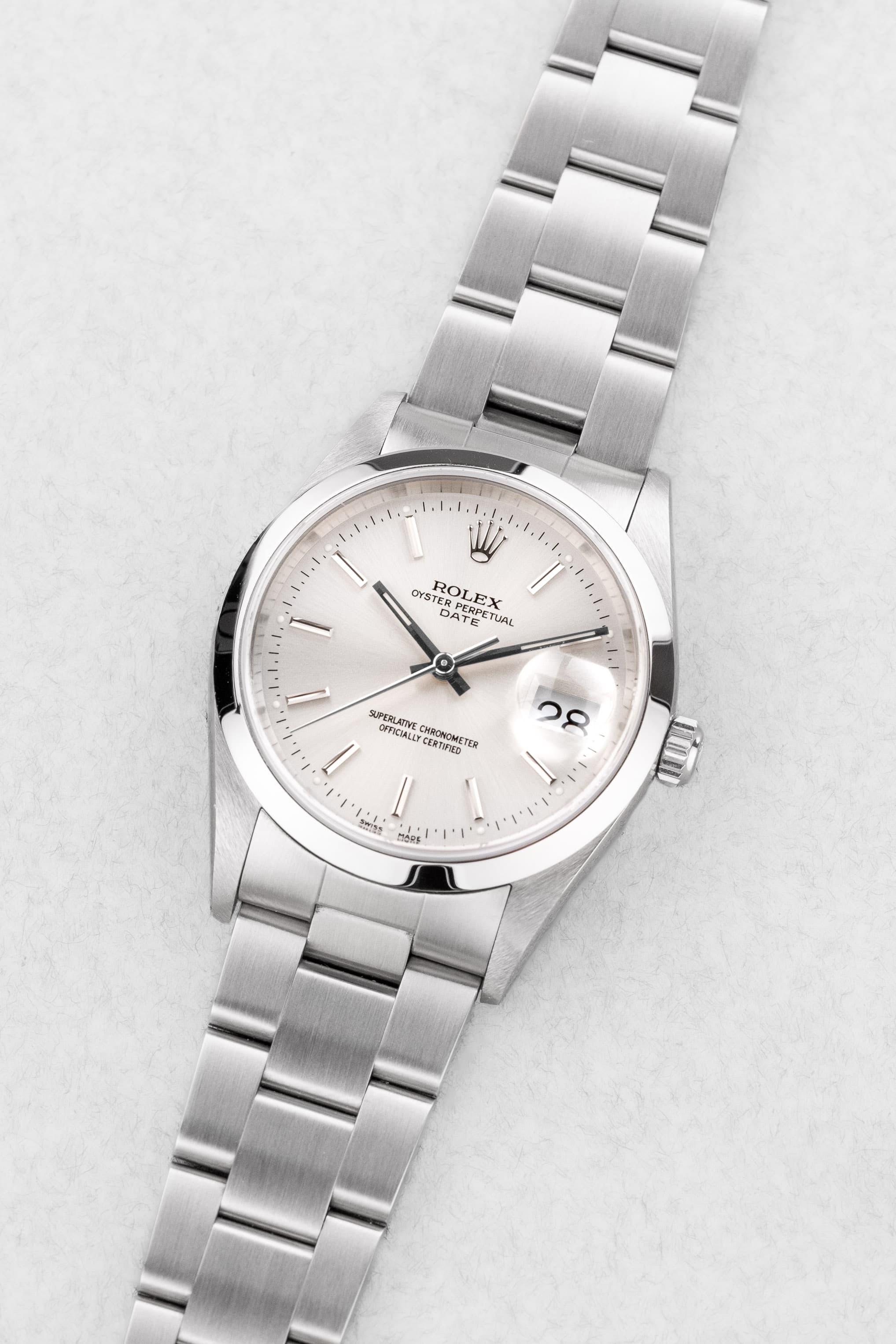 4S6Y Rolex Oyster Perpetual Date réf. 15200 de 2000 – Cadran « Silver » - Three Quarters