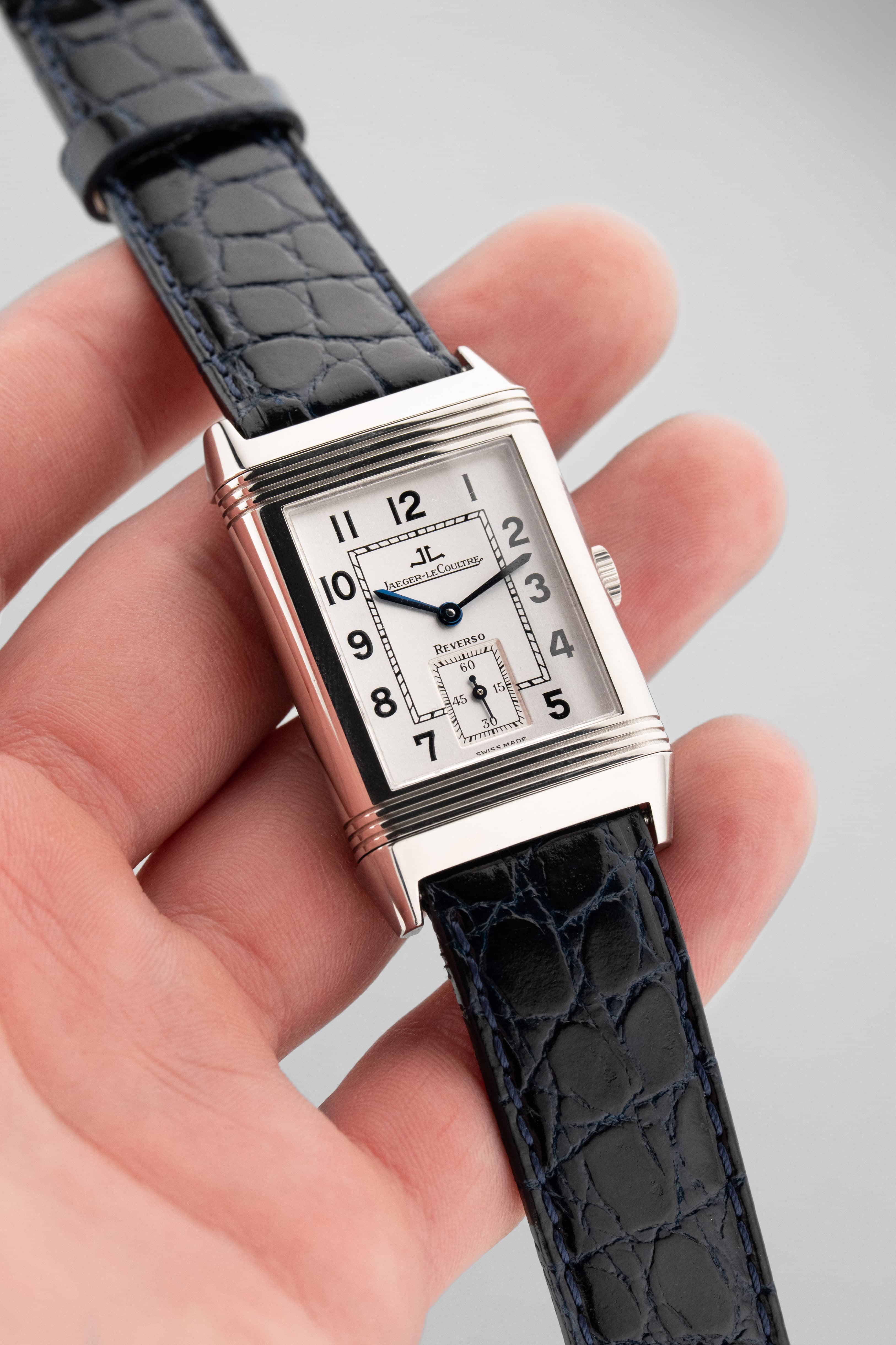 5JQK Jaeger-LeCoultre Reverso « Grande Taille » en acier, réf. 270.8.62/Q2708410 - Lifestyle