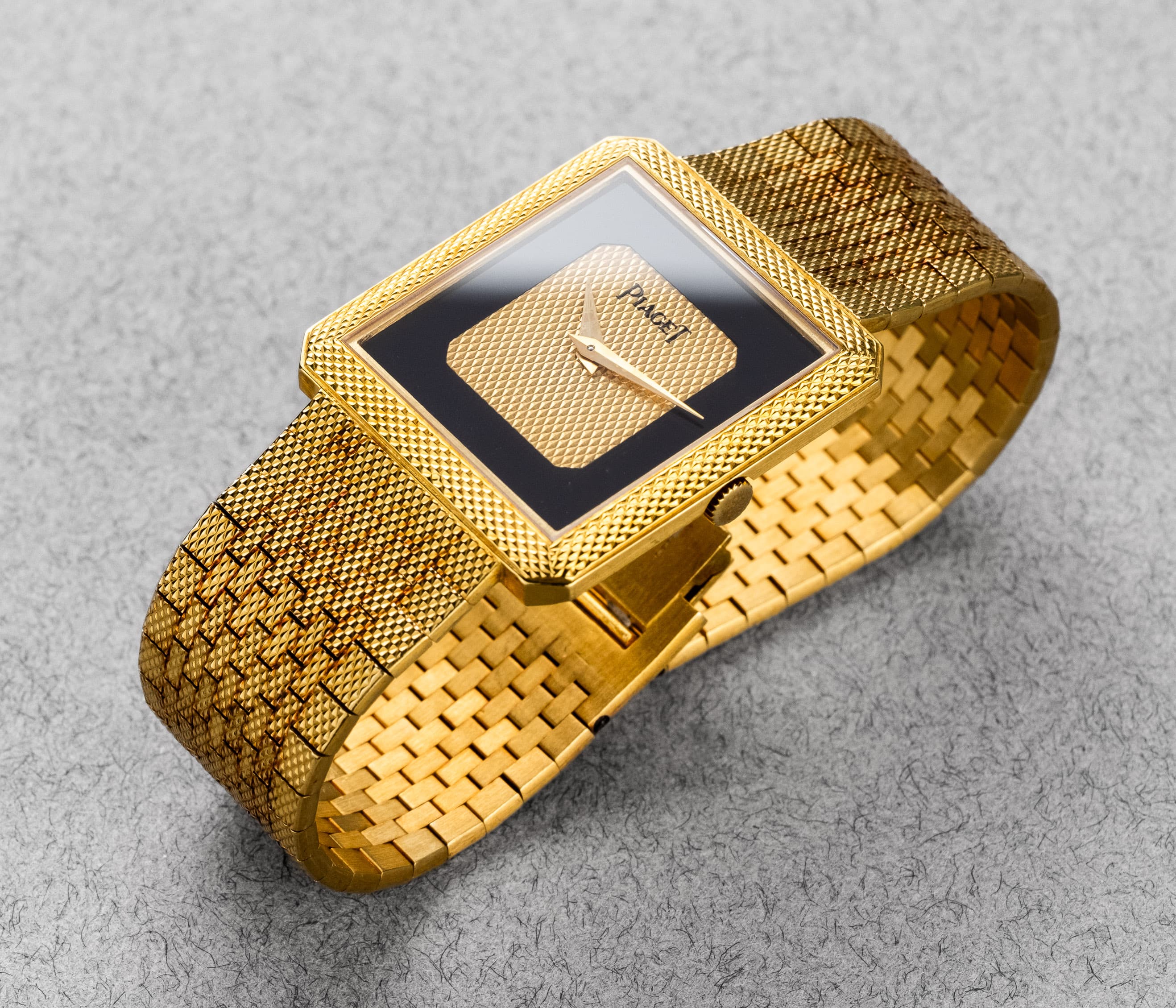 5LC5 Superbe Piaget Protocole 91546C7 en or jaune et onyx - Overview