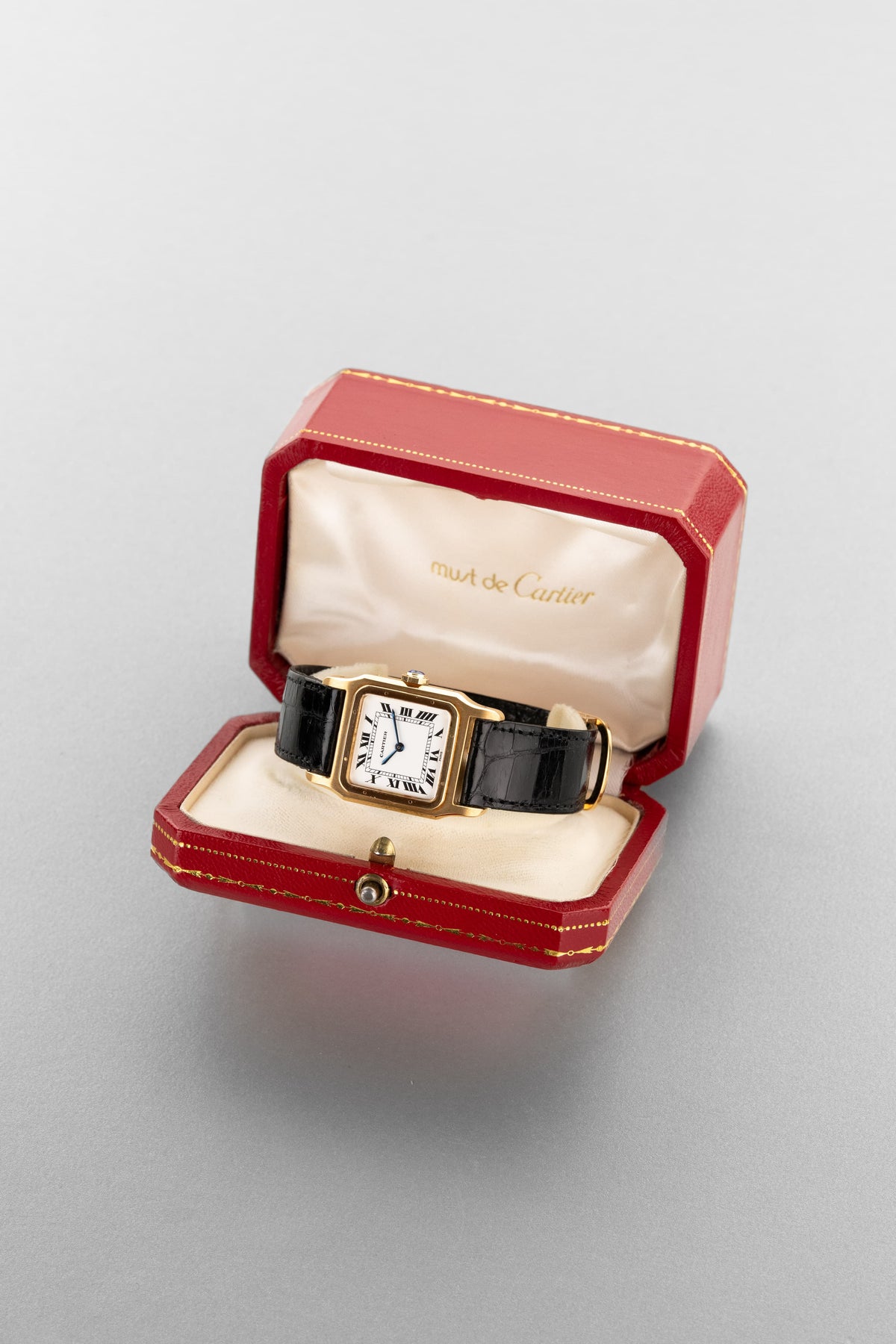 5MDB Sublime Cartier Santos-Dumont GM Ref. 78097 “PARIS” in Yellow Gold, circa 1973 – New Old Stock - Box