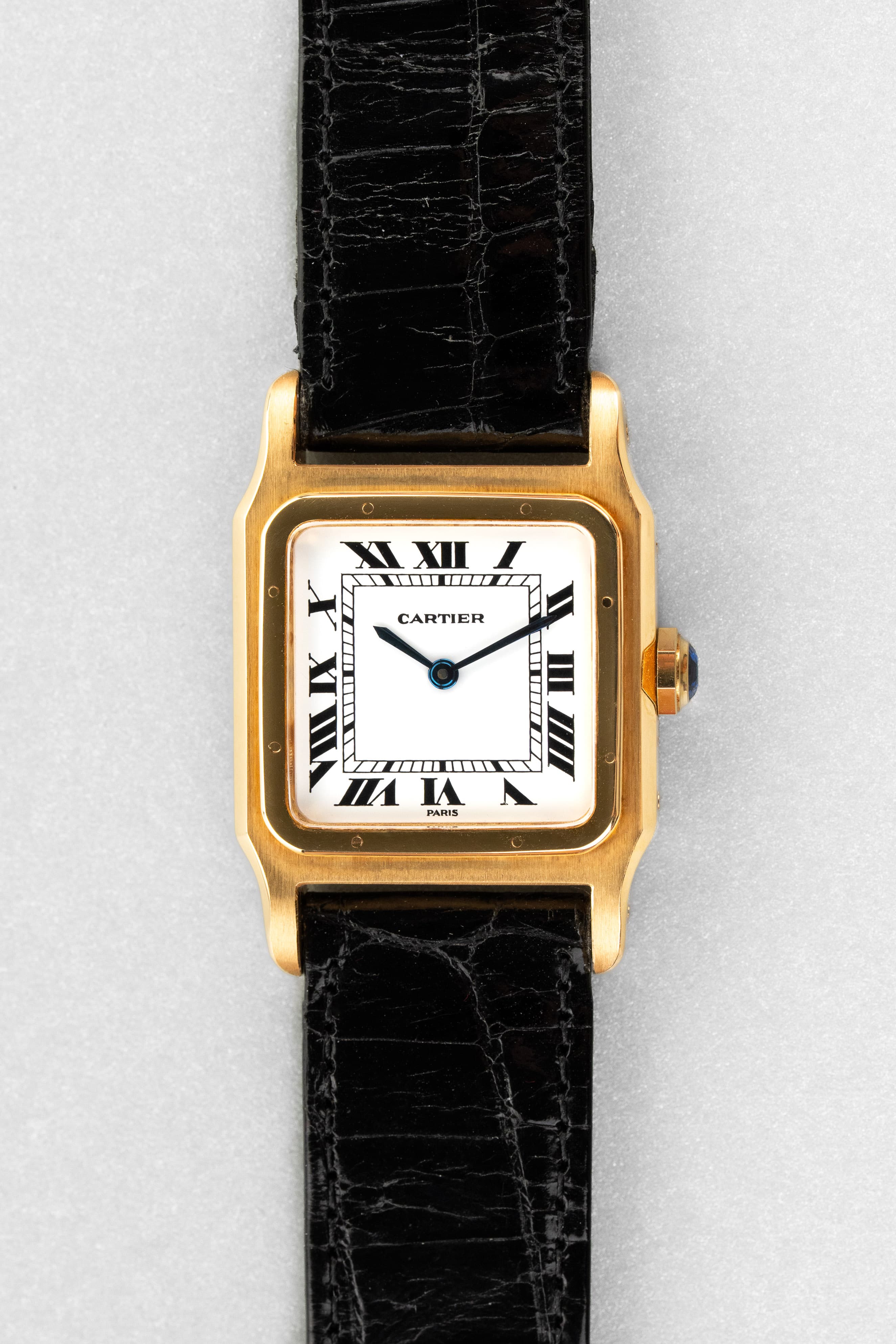 5MDB Sublime Cartier Santos-Dumont GM réf. 78097 « PARIS » en or jaune, circa 1973 – Neuve de stock - Front