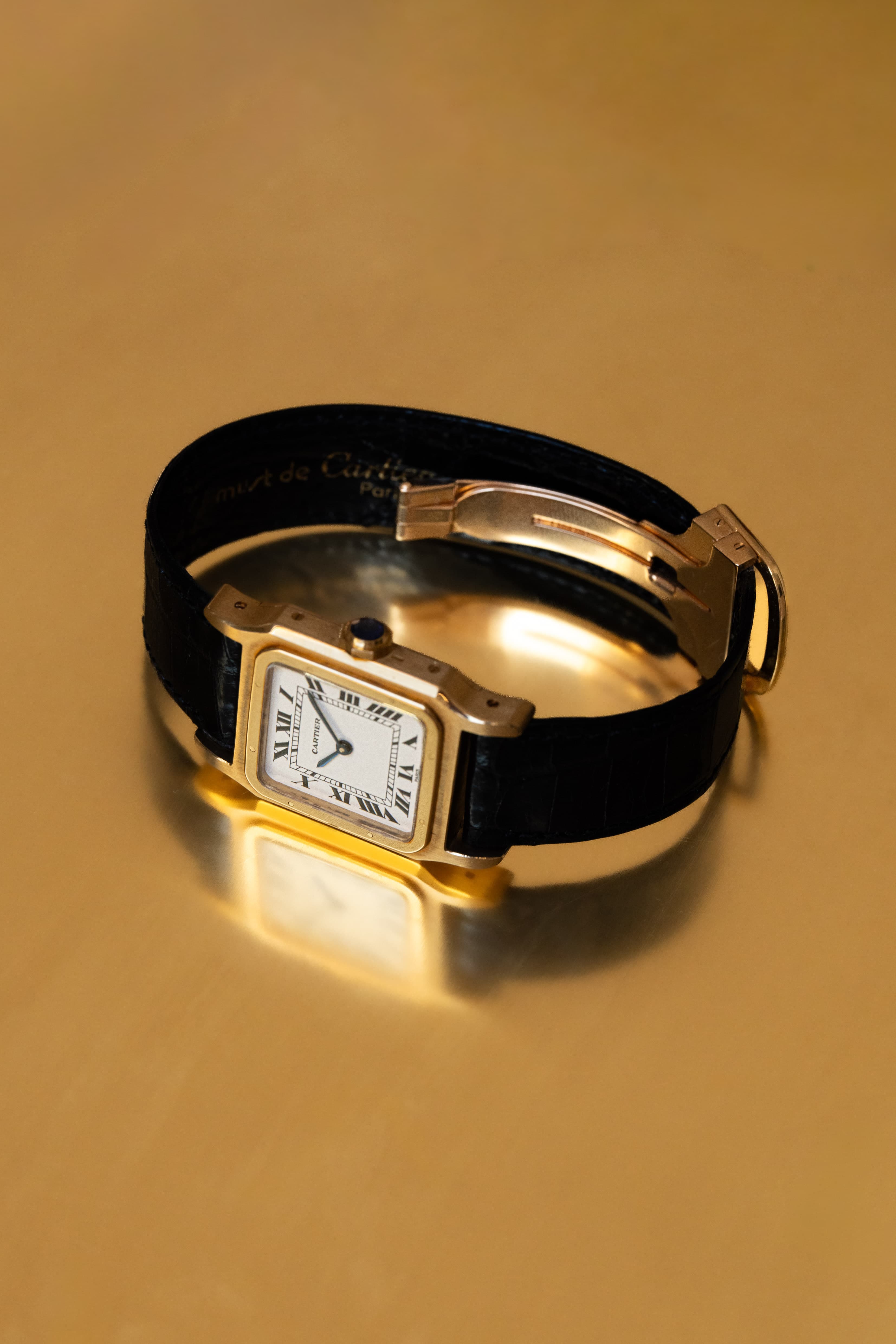 5MDB Sublime Cartier Santos-Dumont GM réf. 78097 « PARIS » en or jaune, circa 1973 – Neuve de stock - Lifestyle