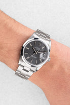5P55 Rolex Oyster Perpetual Date réf. 15200 de 1991 – Rare cadran gris souris - Wristshot